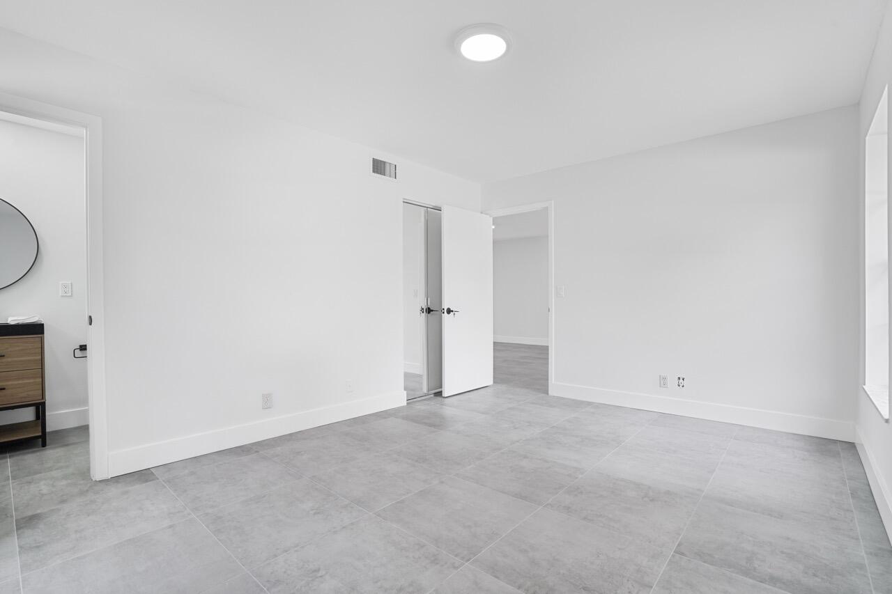 737 Nantucket Circle B Property Photo 20