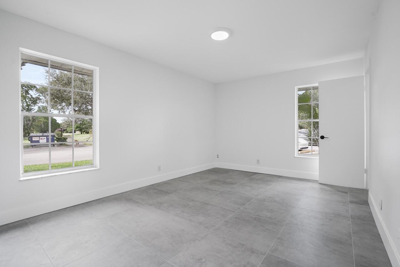 737 Nantucket Circle B Property Photo 21