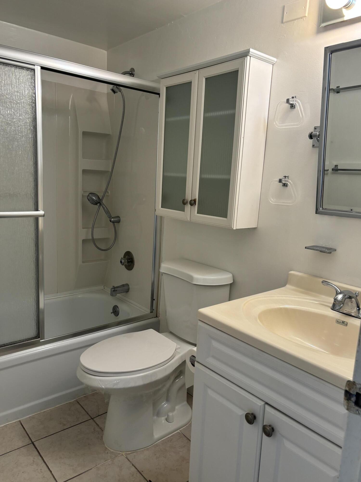75 Sheffield D Property Photo 12