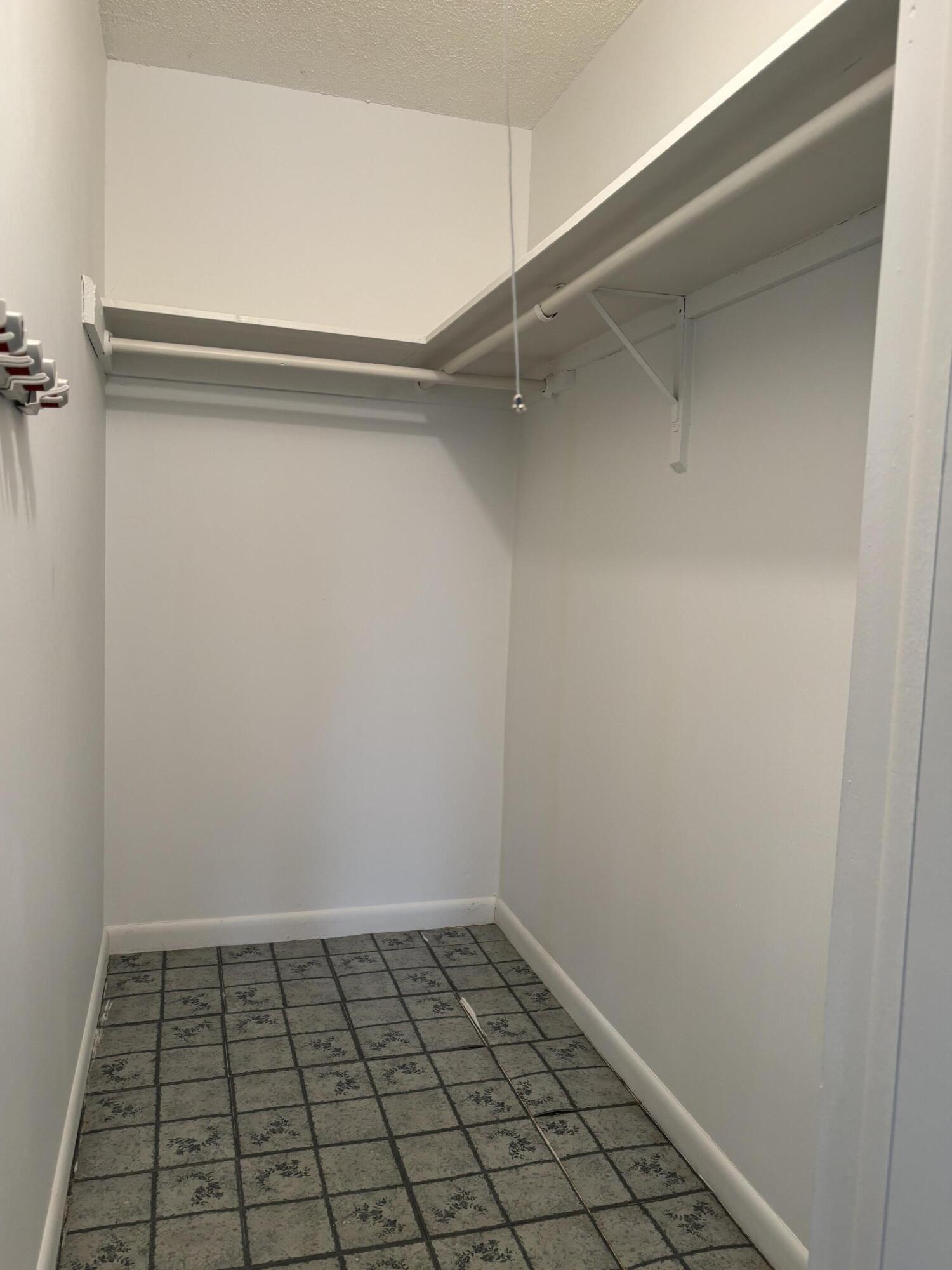 75 Sheffield D Property Photo 14