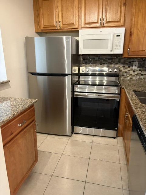 313 Andover M Property Photo 6