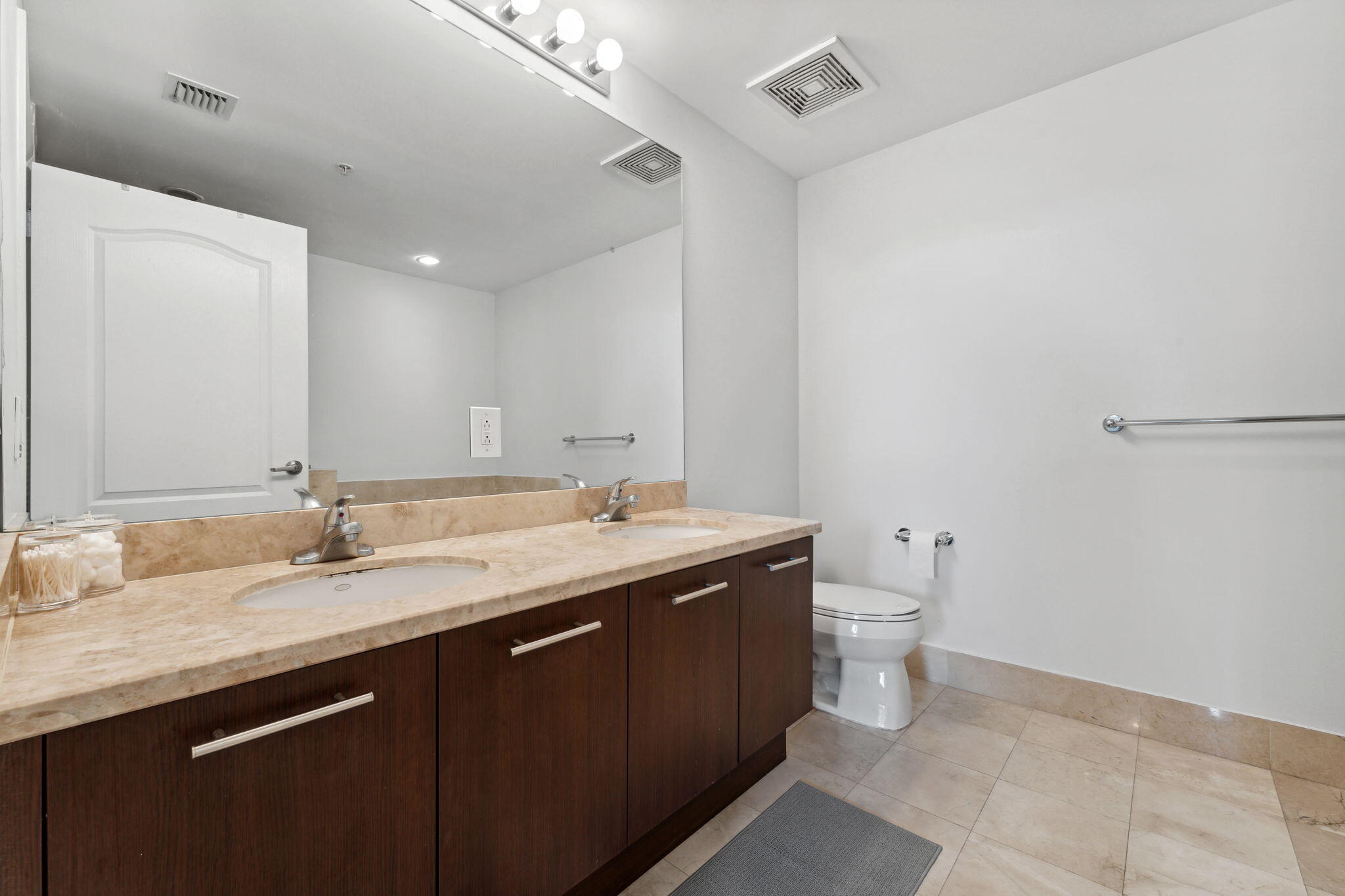 410 Evernia Street 414 Property Photo 11