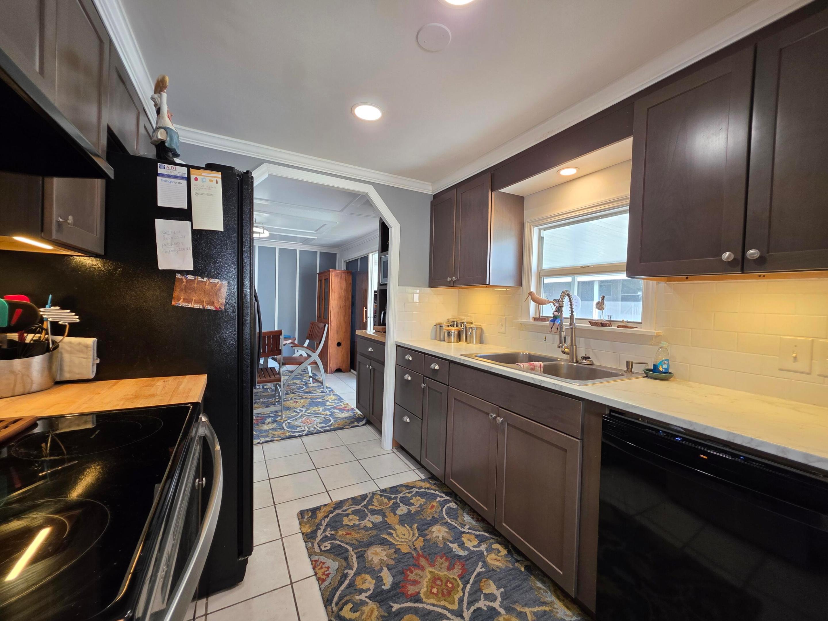 55 Mediterranean Boulevard N Property Photo 6