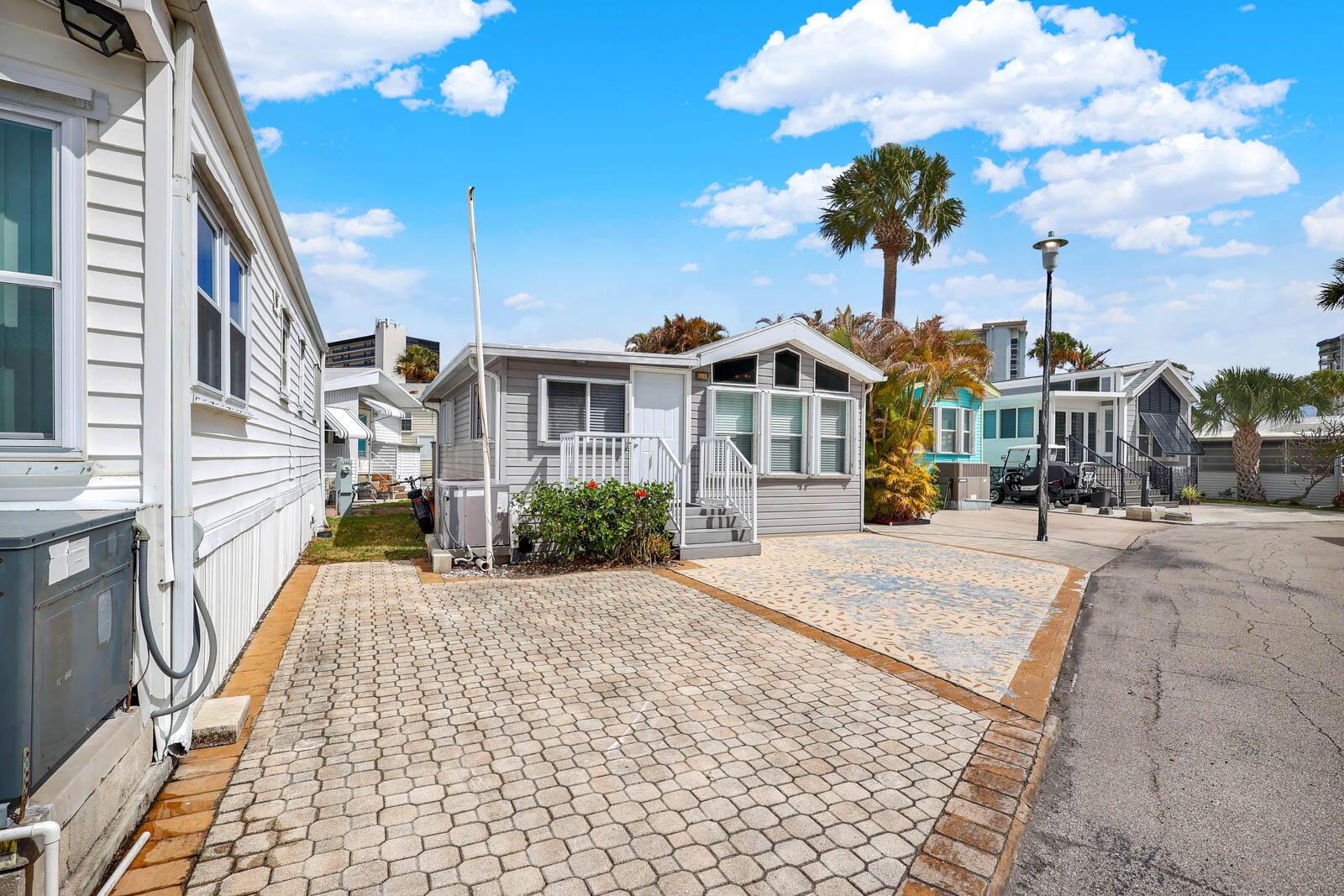 10725 S Ocean Drive 534 Property Photo 4
