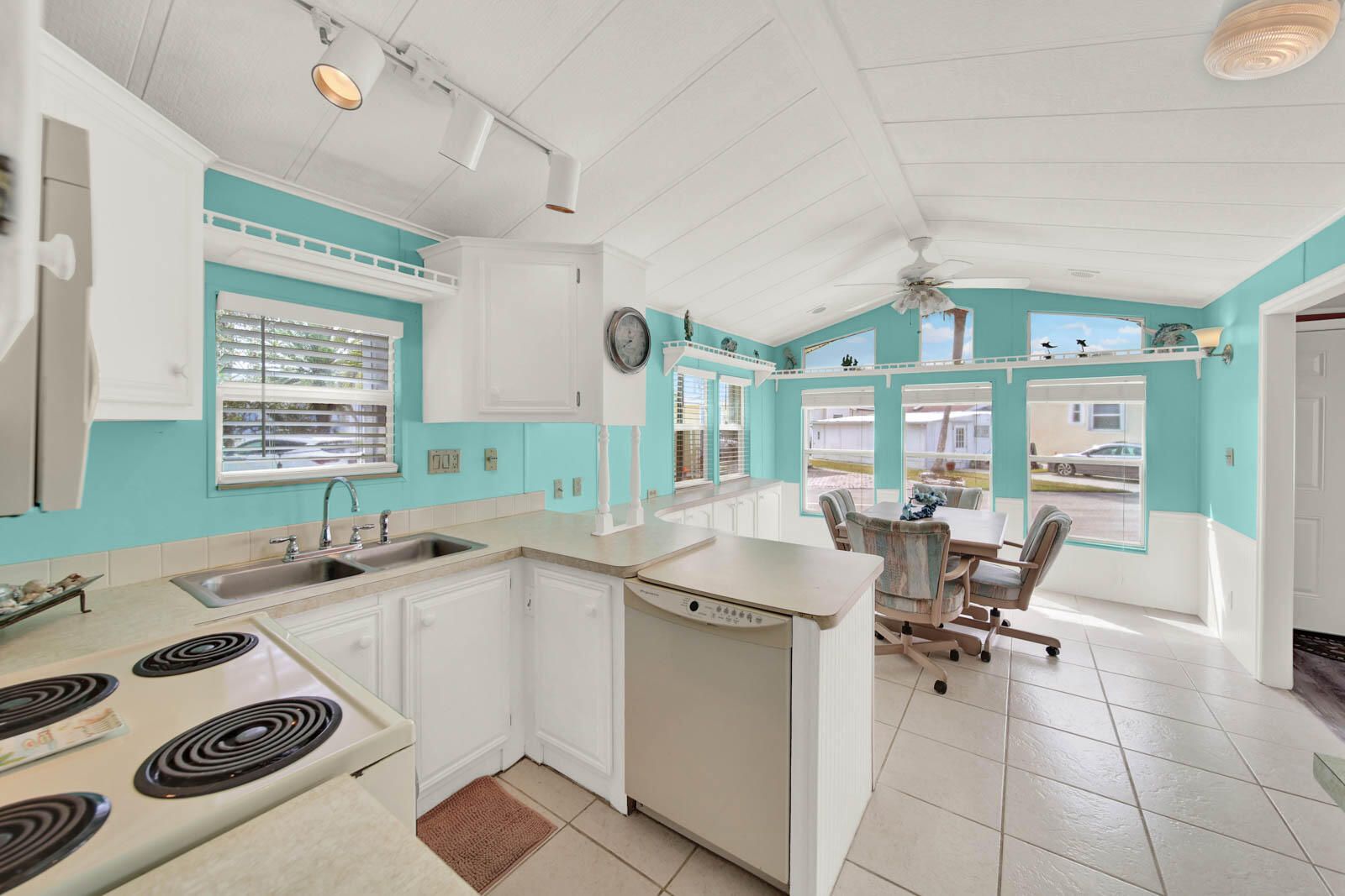 10725 S Ocean Drive 534 Property Photo 16