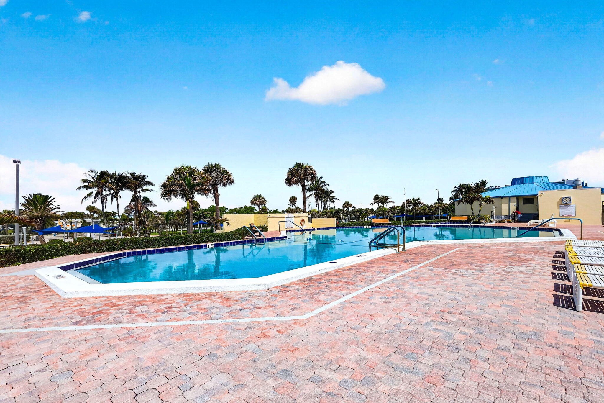 10725 S Ocean Drive 534 Property Photo 36