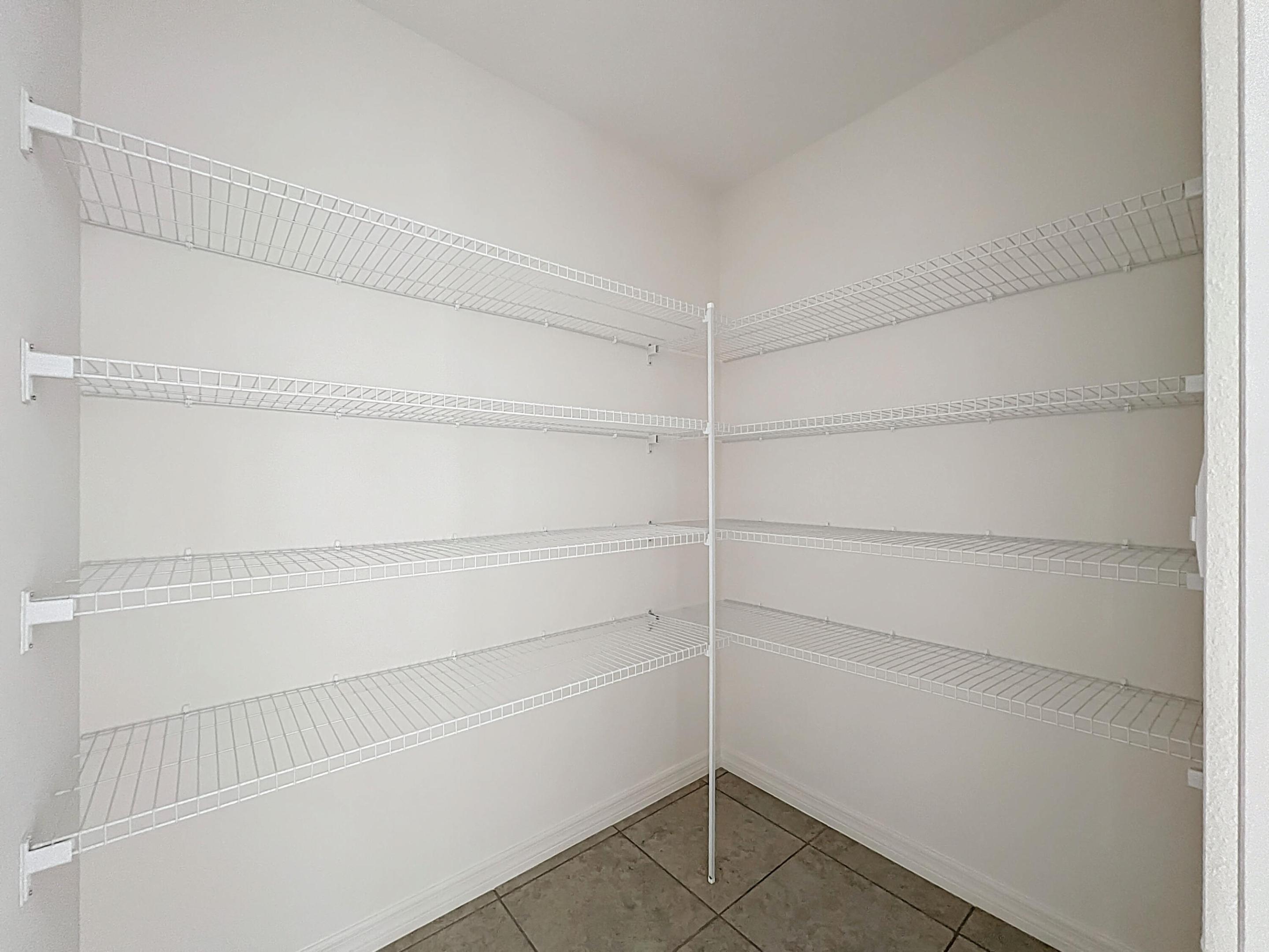 1390 Schumann Drive Property Photo 12