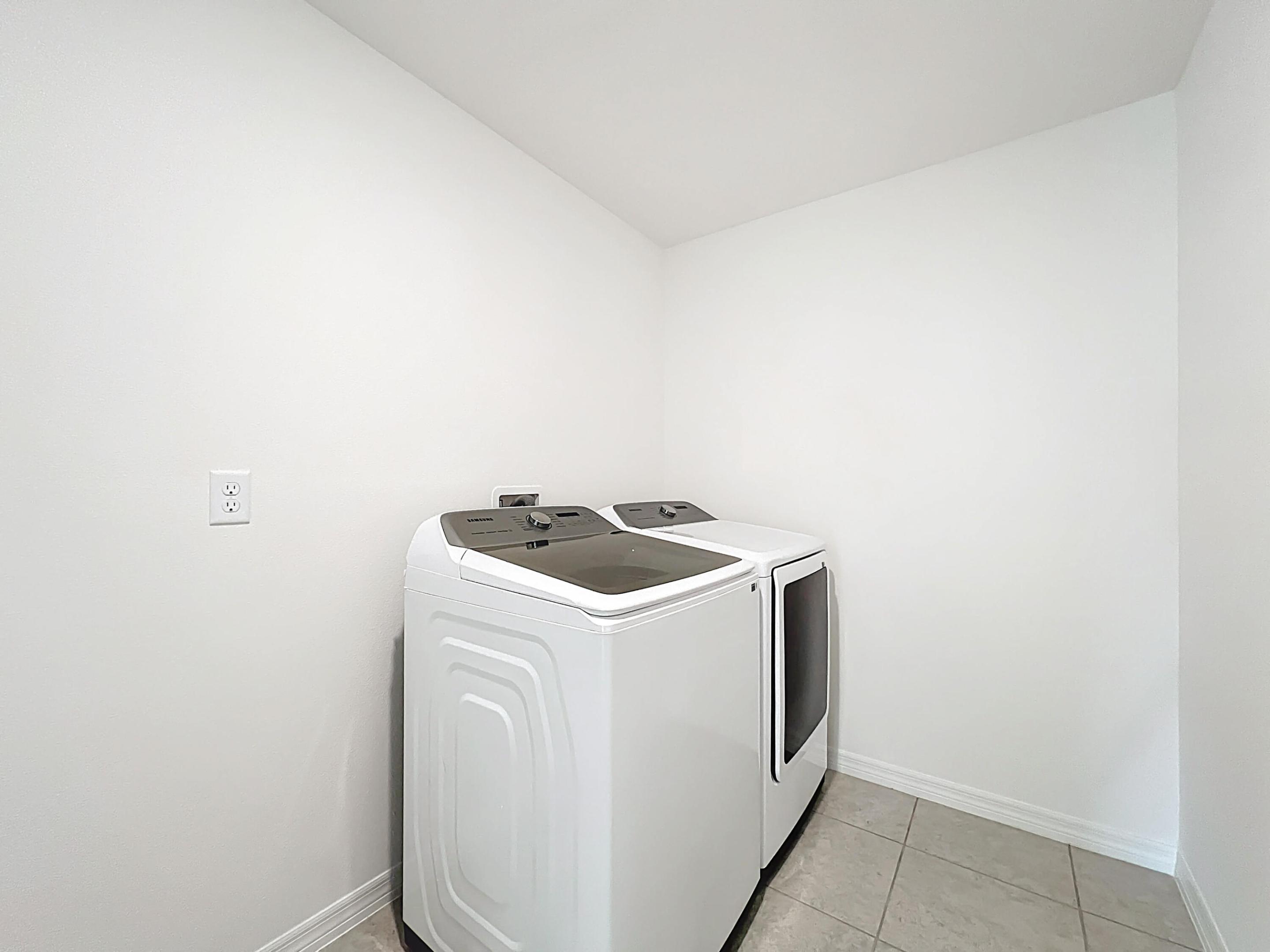 1390 Schumann Drive Property Photo 27