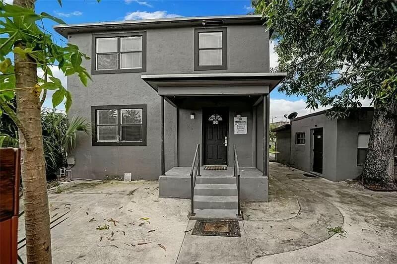 904 4th Street Property Photo 2