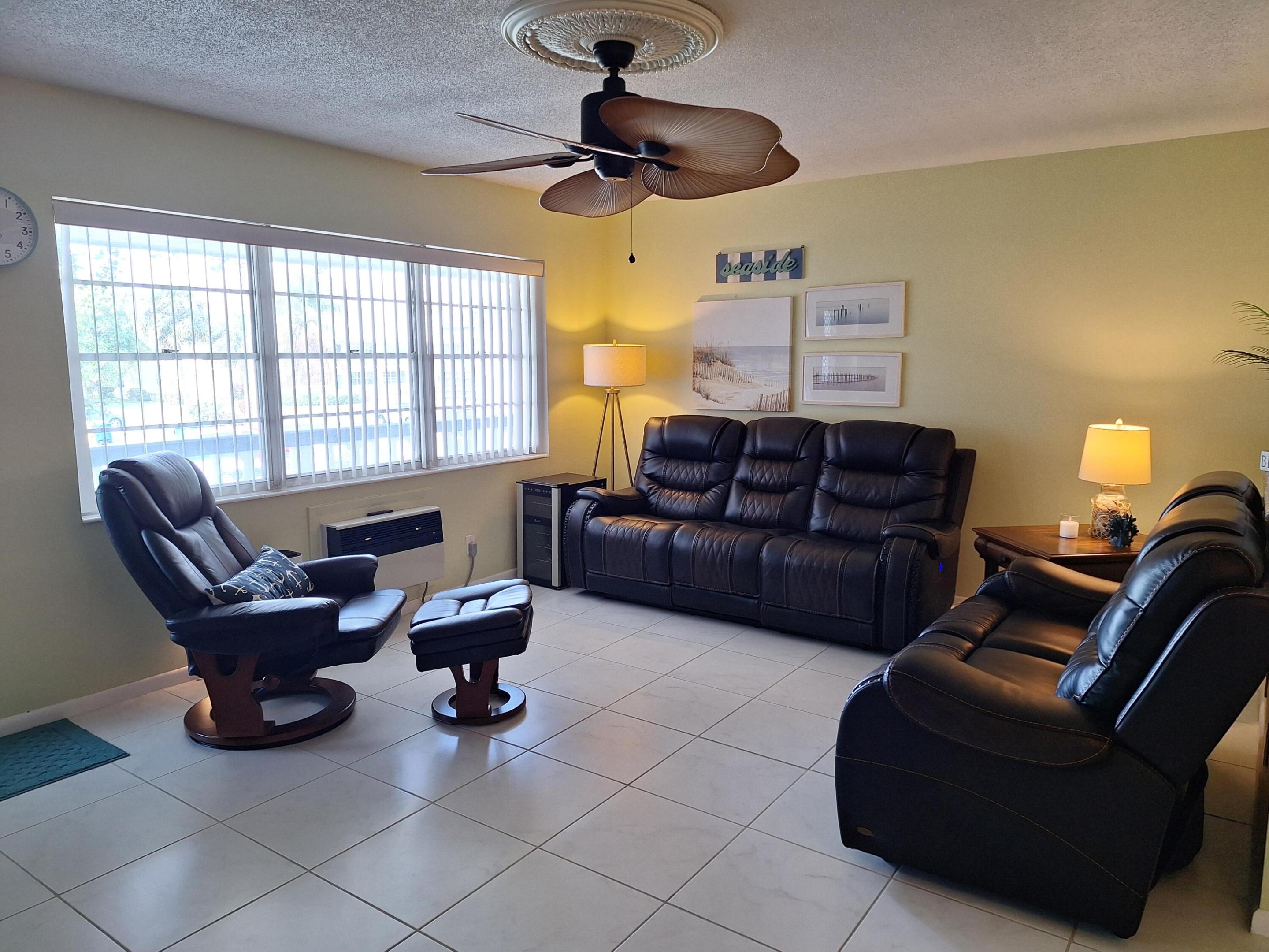 305 Andover L Property Photo 4