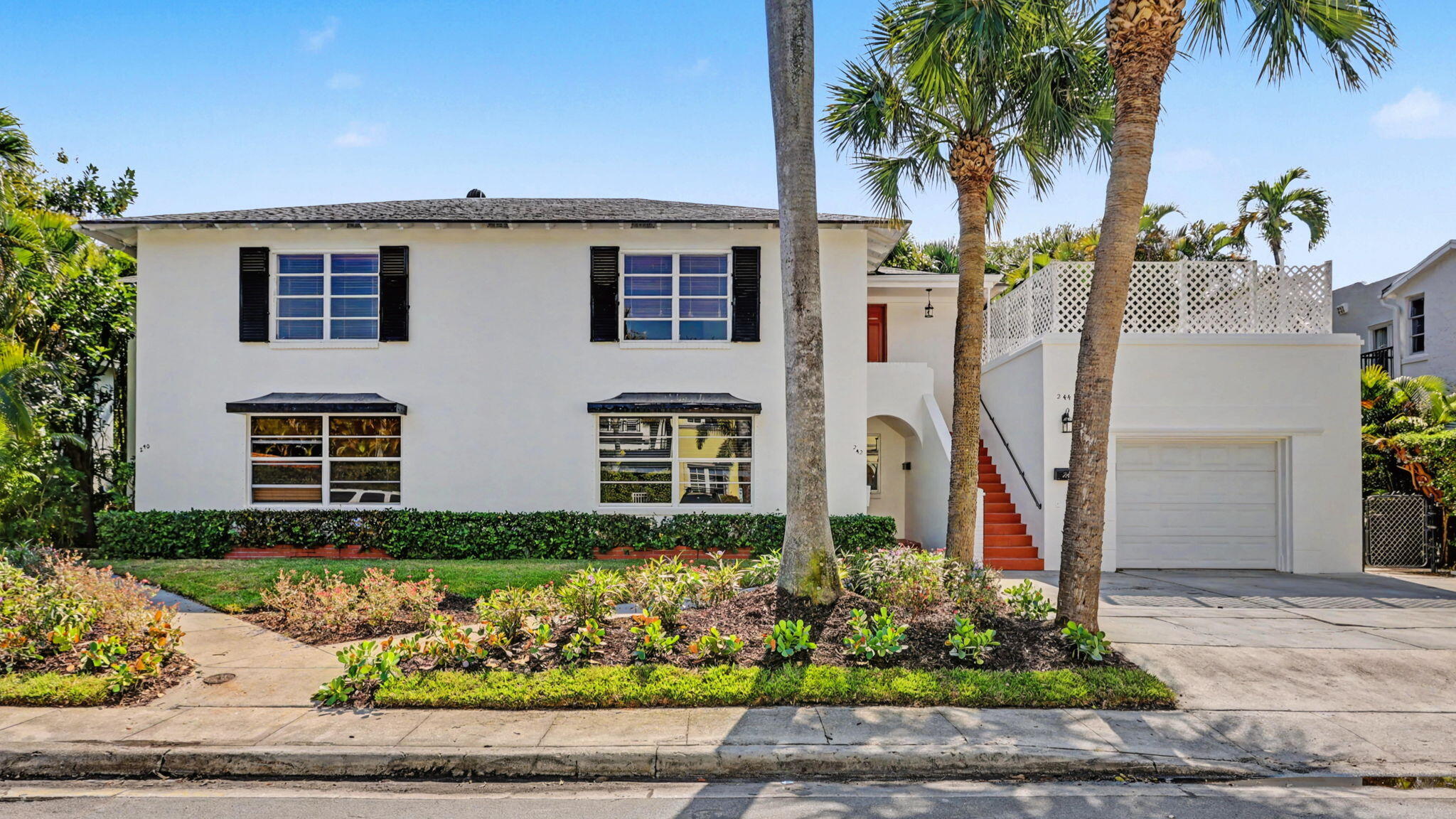 240 Oleander Avenue Property Photo 3