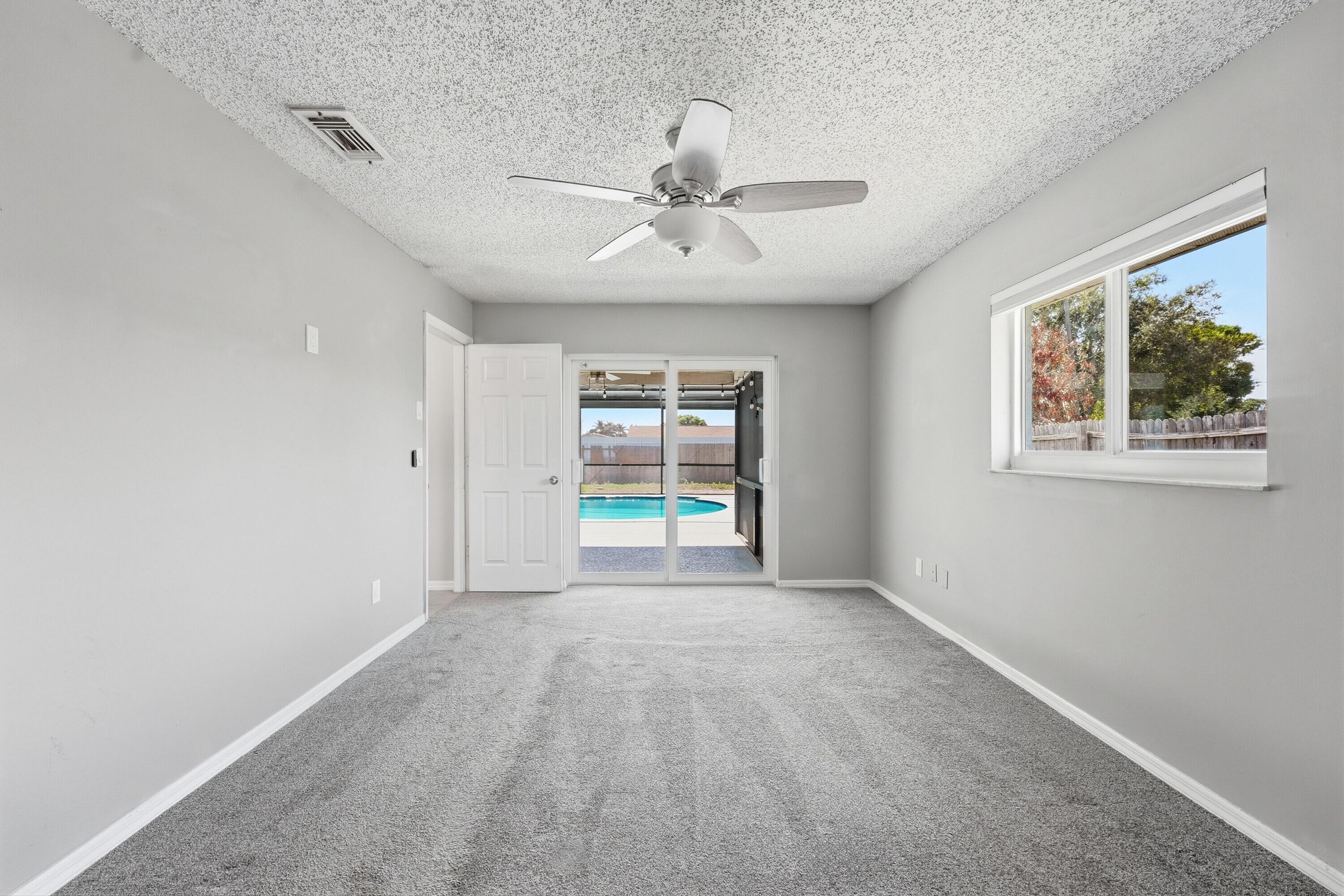 826 Se Quiescent Lane Property Photo 6