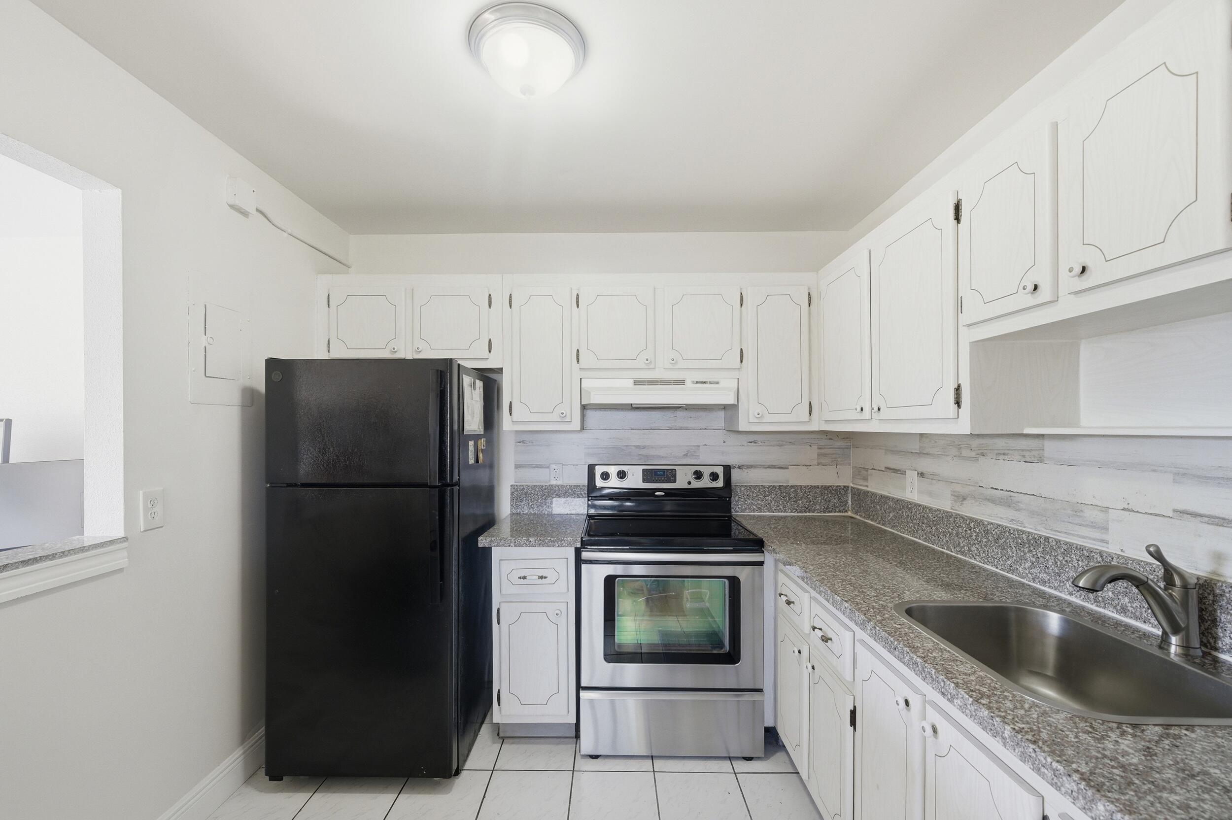 142 Monaco C Property Photo 9
