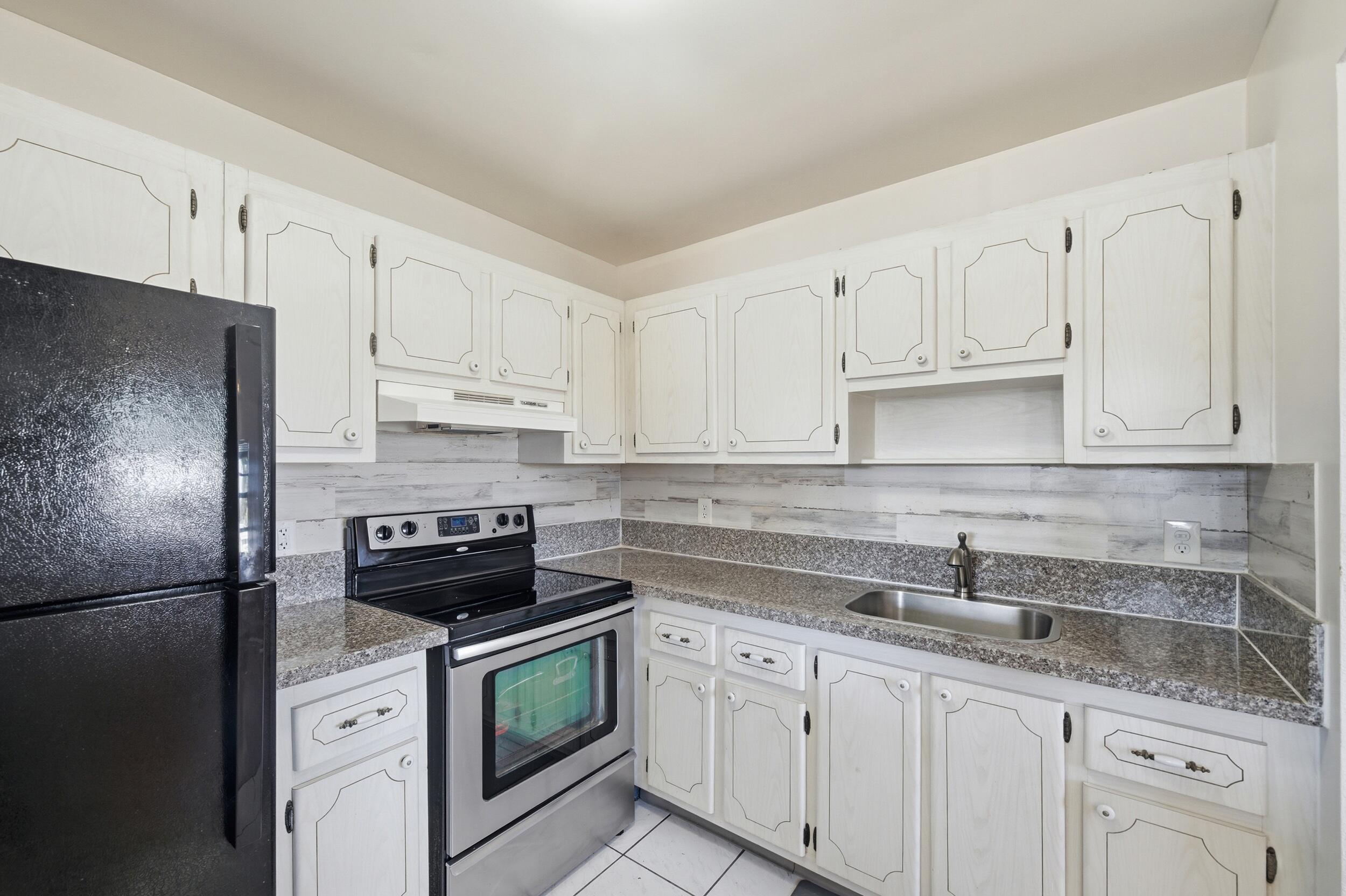 142 Monaco C Property Photo 10