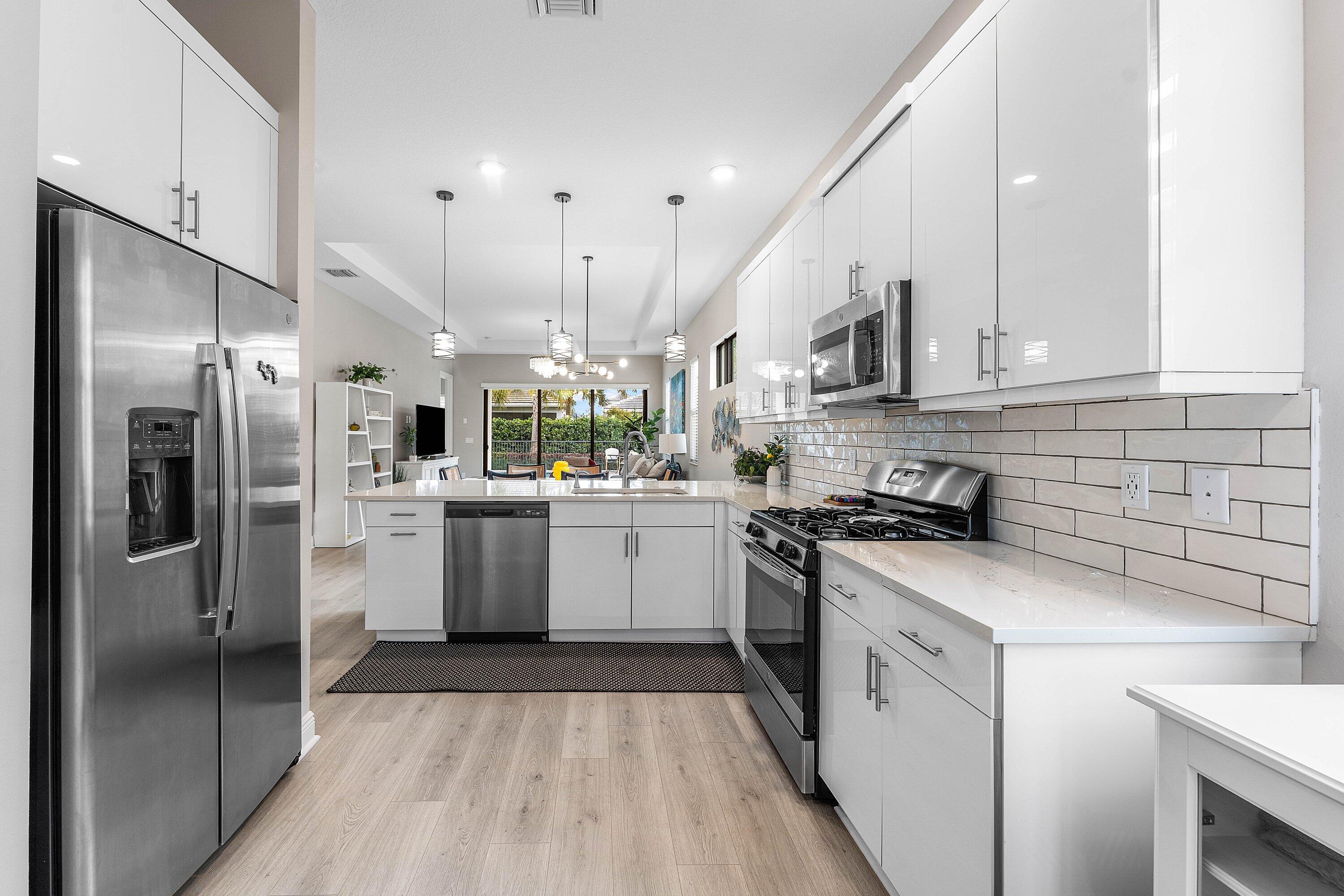 16047 Key Biscayne Lane Property Photo 8