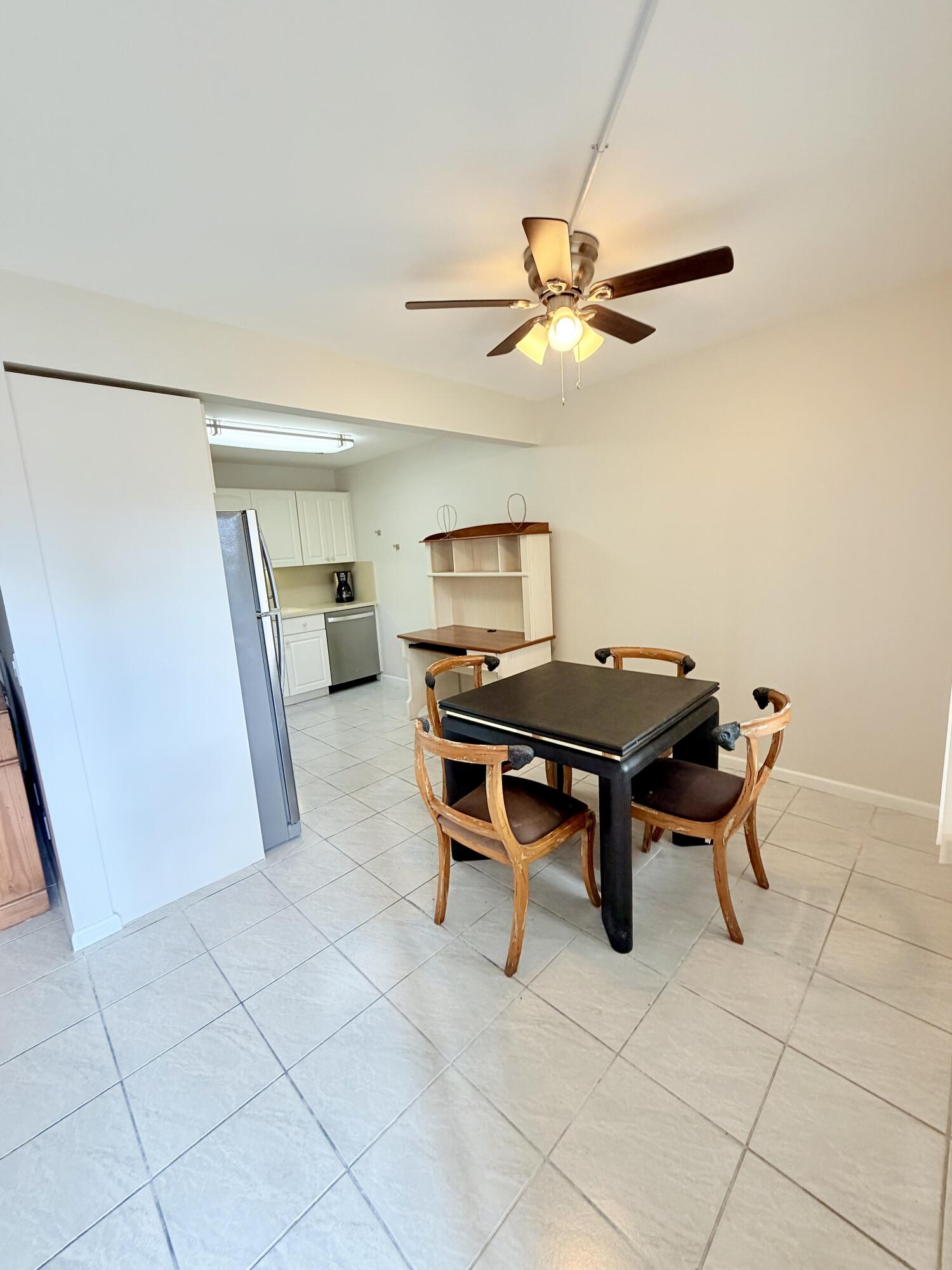 1004 Newcastle A Property Photo 4