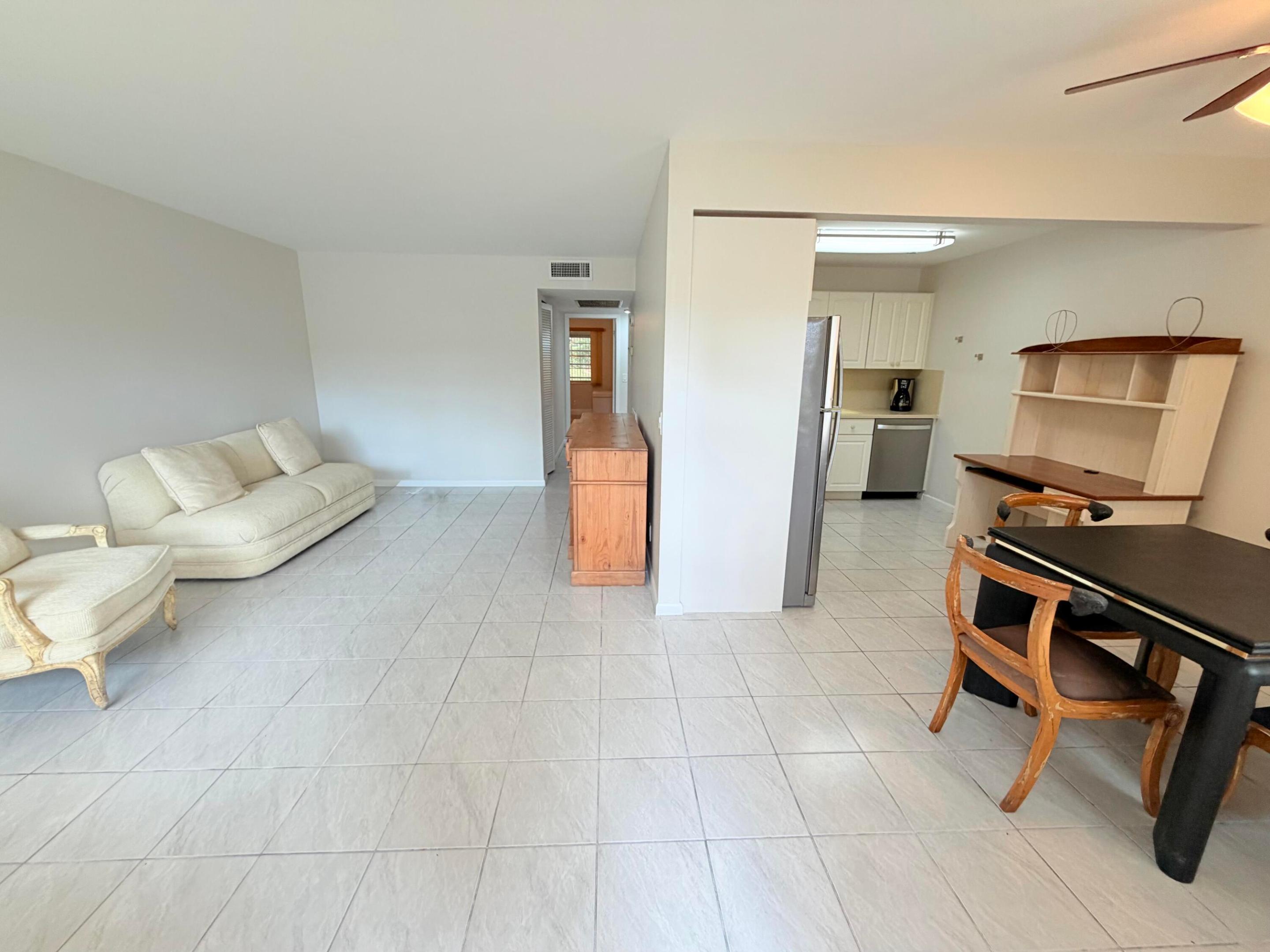 1004 Newcastle A Property Photo 5