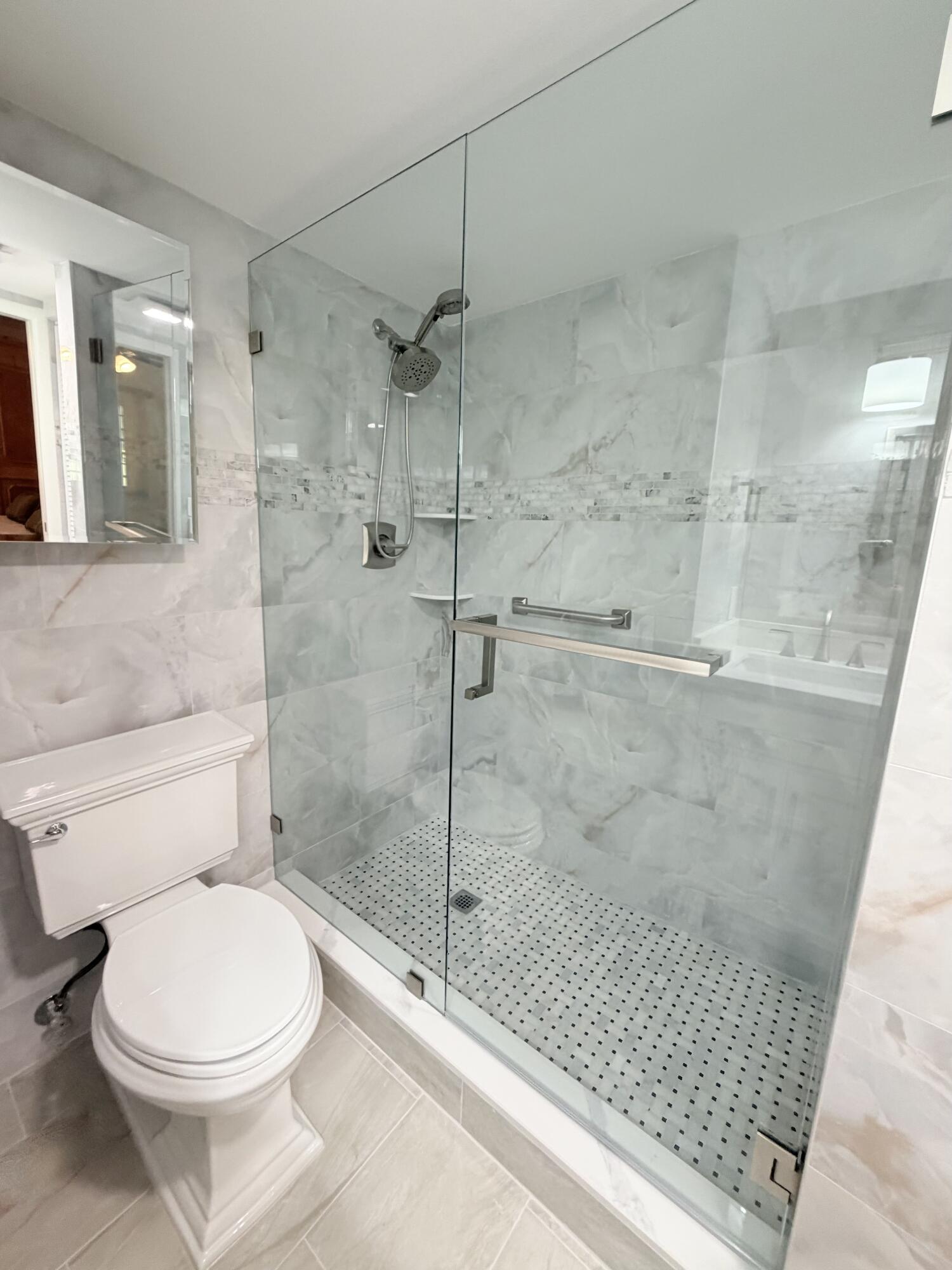 1004 Newcastle A Property Photo 12
