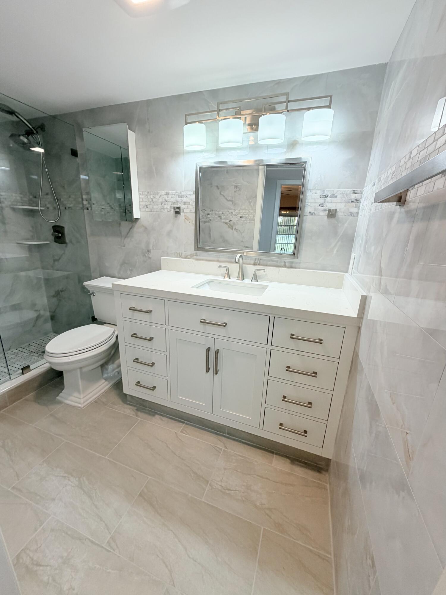 1004 Newcastle A Property Photo 18