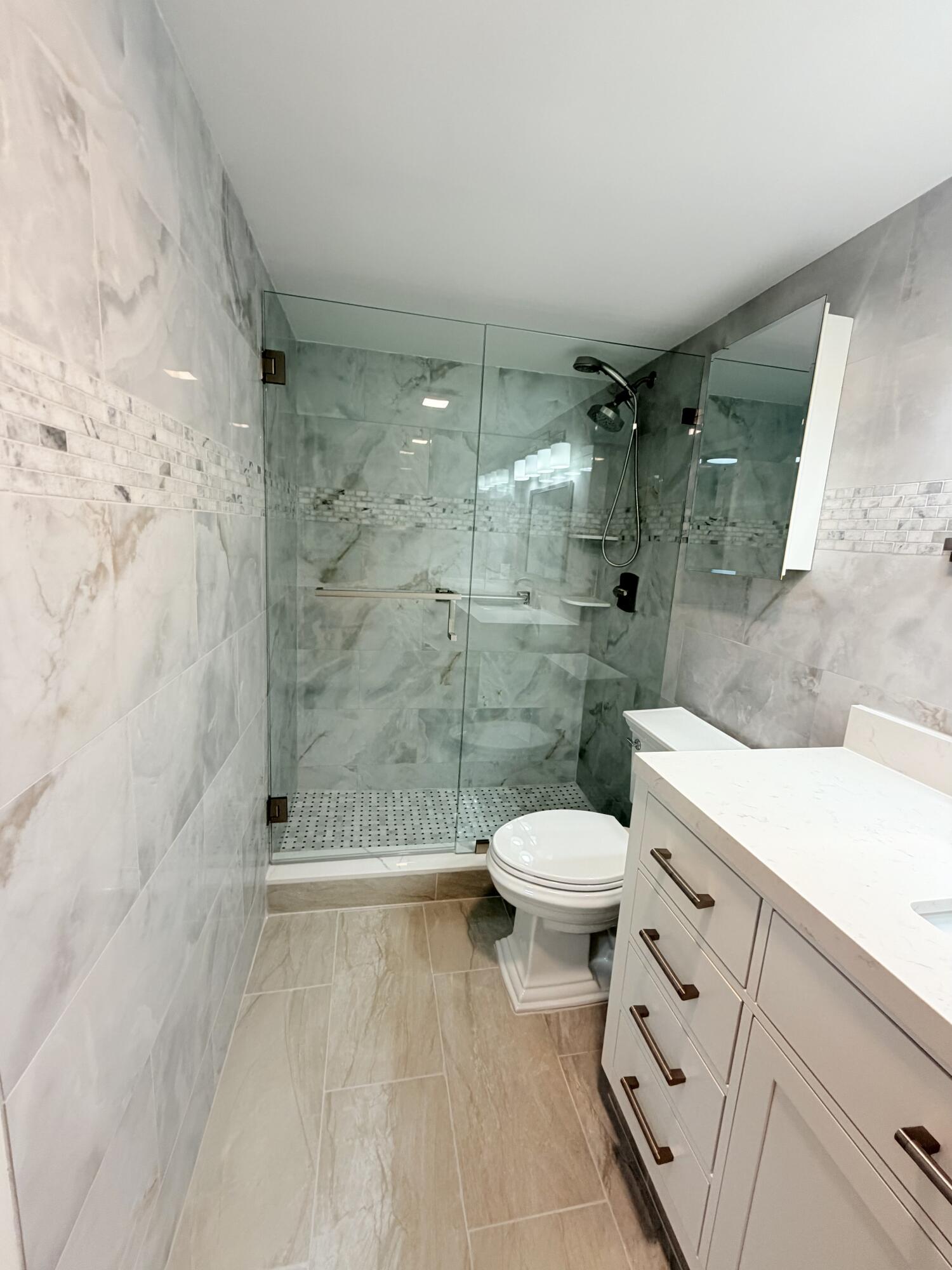1004 Newcastle A Property Photo 19