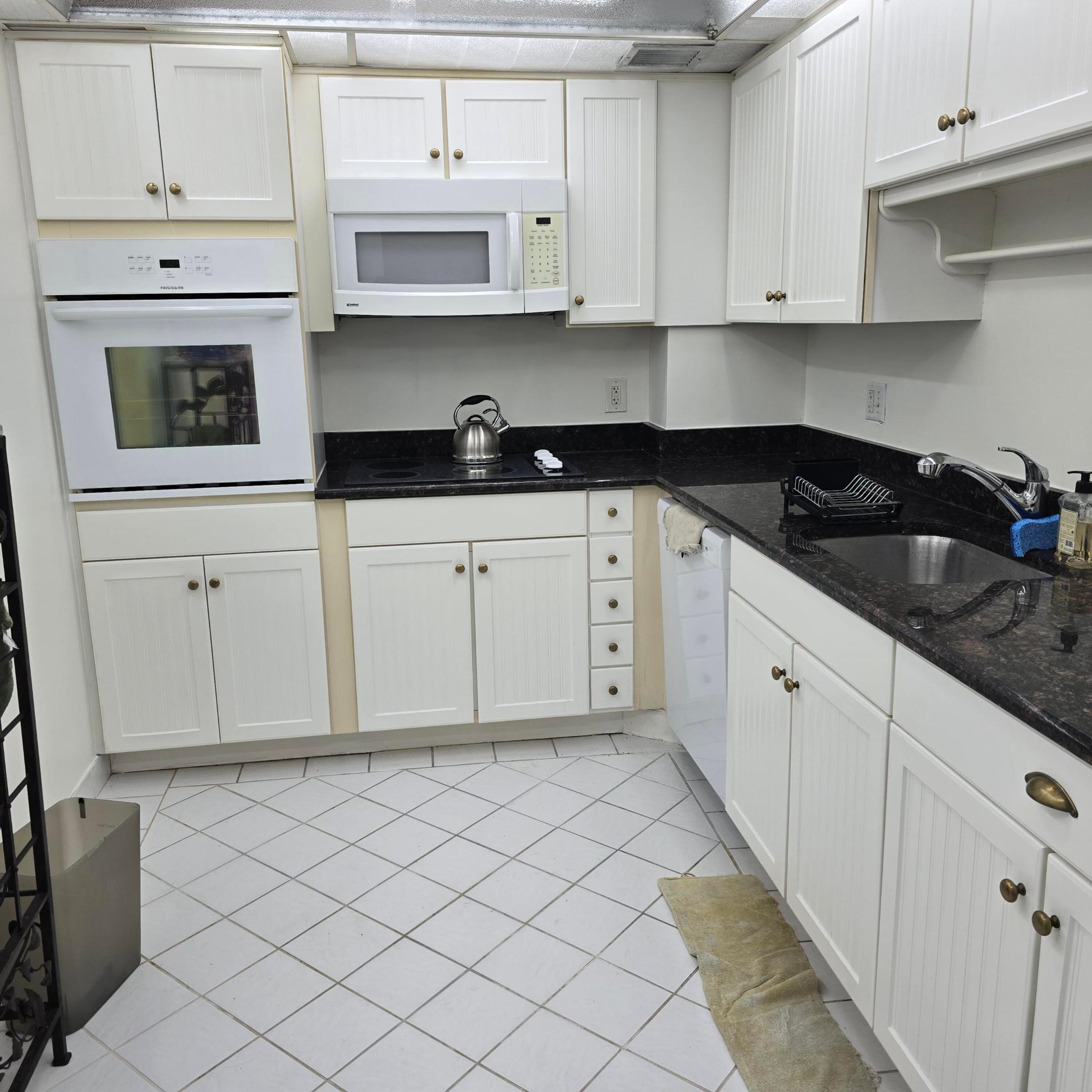 3450 S Ocean Boulevard 812 Property Photo 9