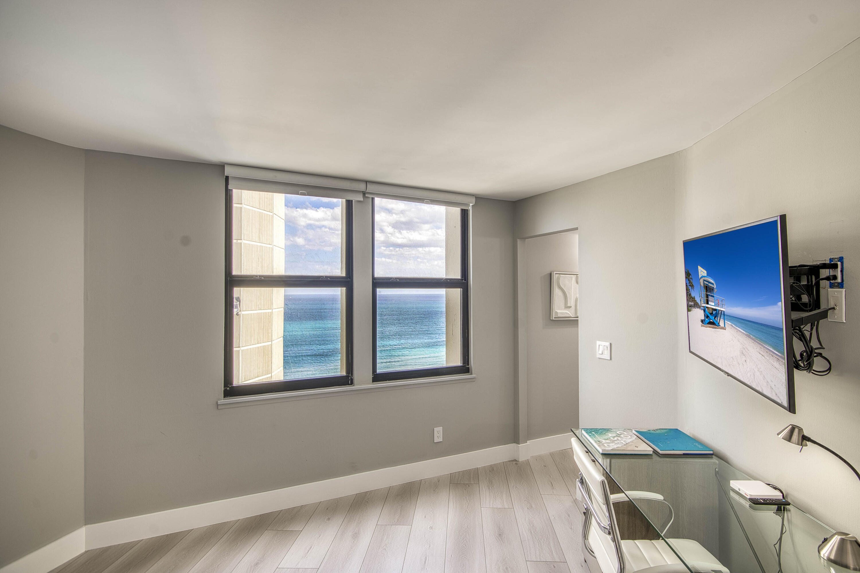 2800 N Ocean Drive B-15d Property Photo 17