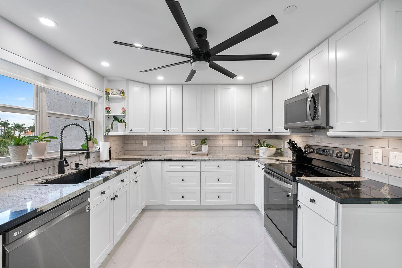 3300 S Ocean Boulevard 317-c Property Photo 1