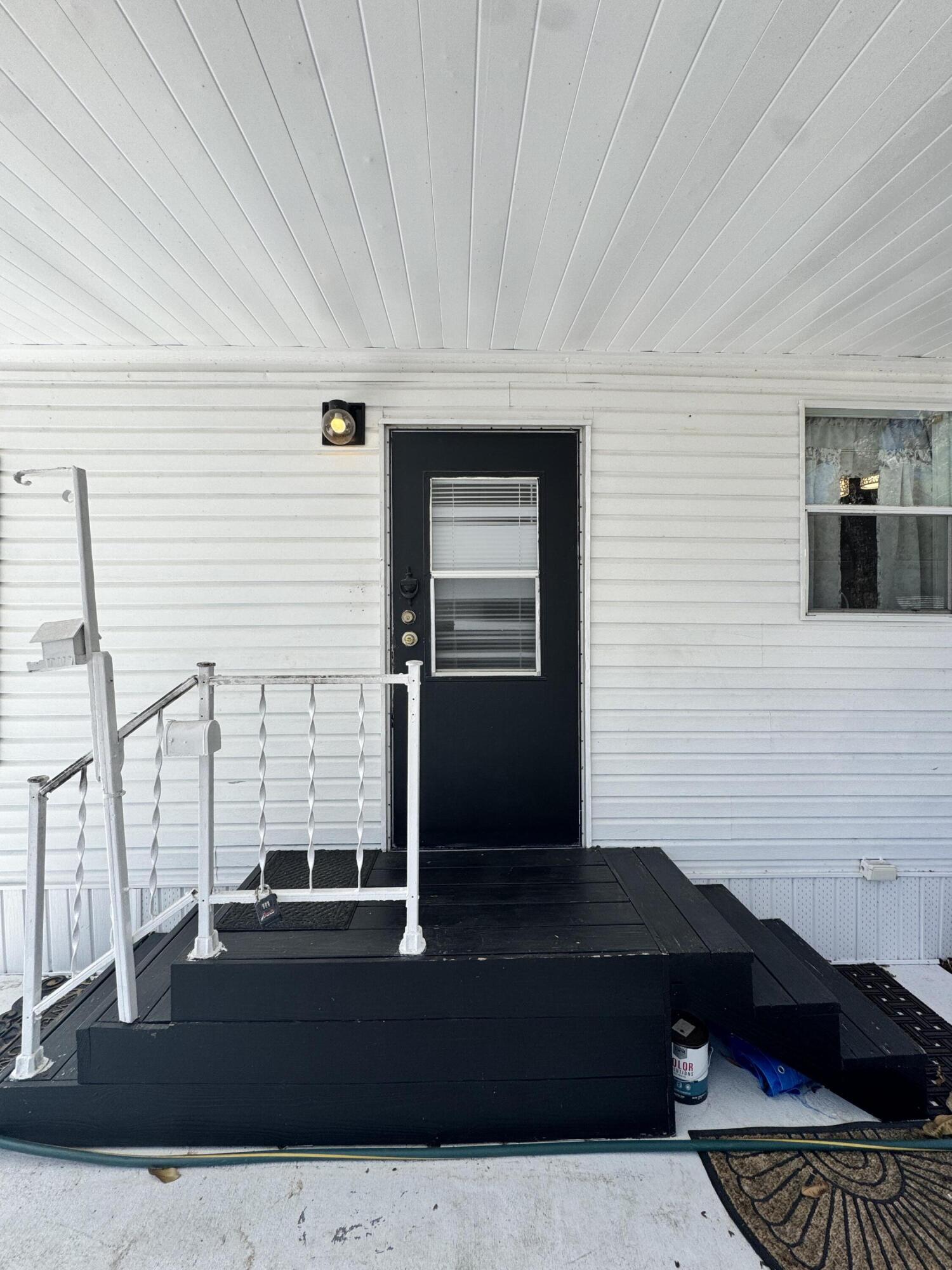 15094 Agulia Avenue Property Photo 6