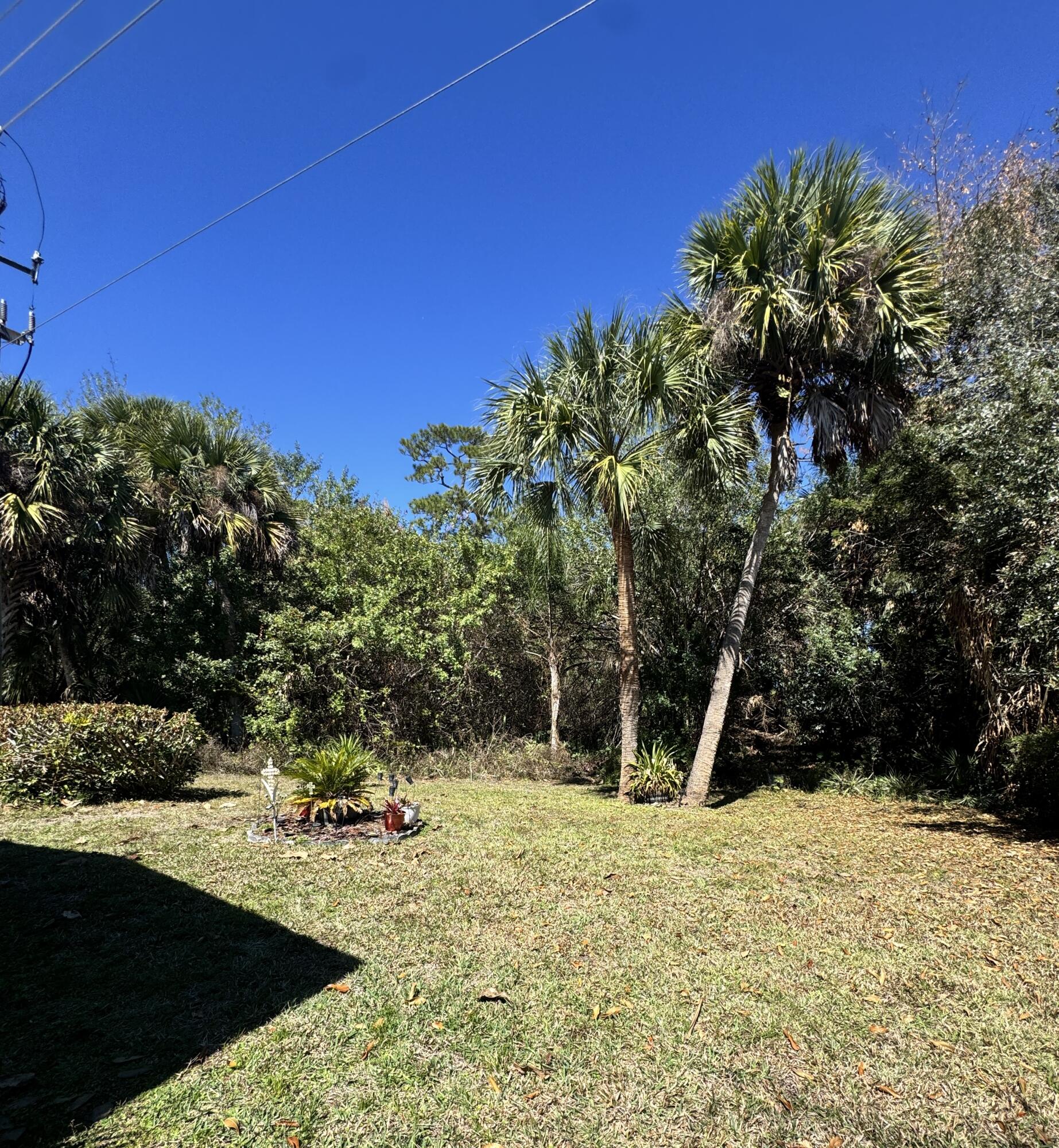 15094 Agulia Avenue Property Photo 10
