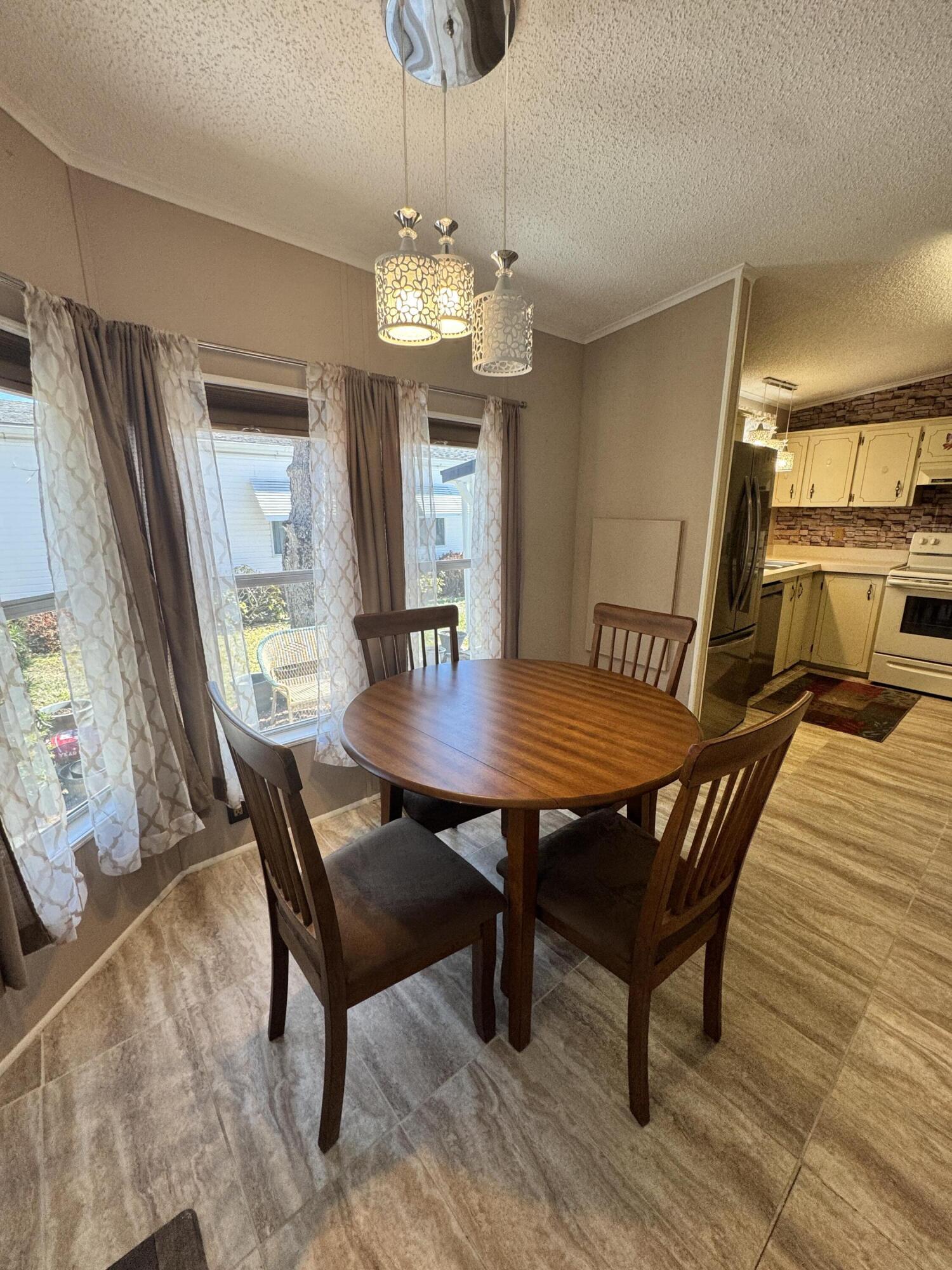 15094 Agulia Avenue Property Photo 21