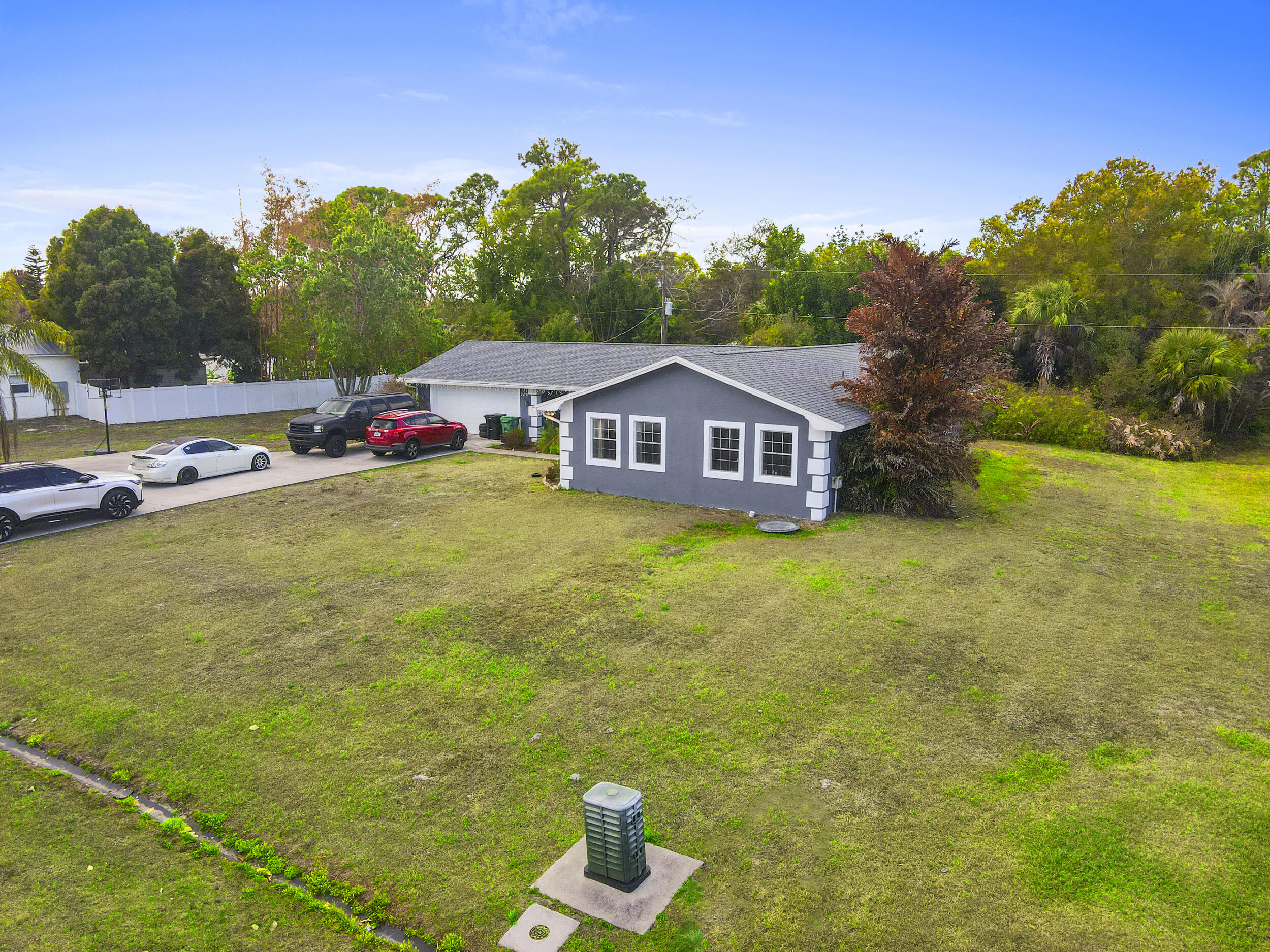 2118 Se Morningside Boulevard Property Photo 1