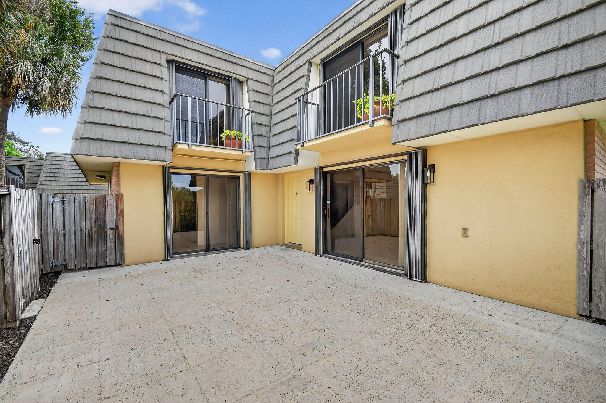 4210 42nd Way Property Photo 1