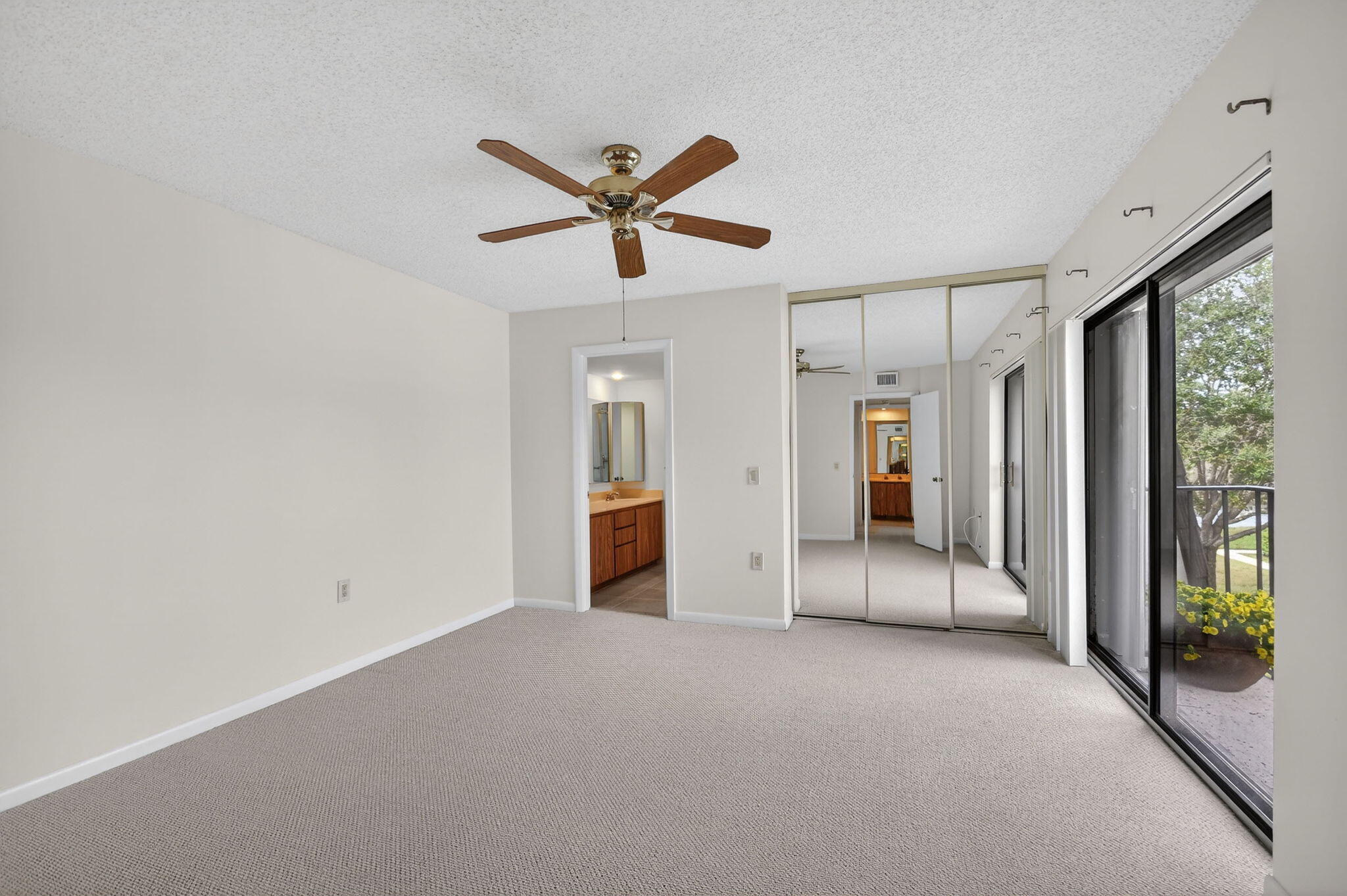 4210 42nd Way Property Photo 21
