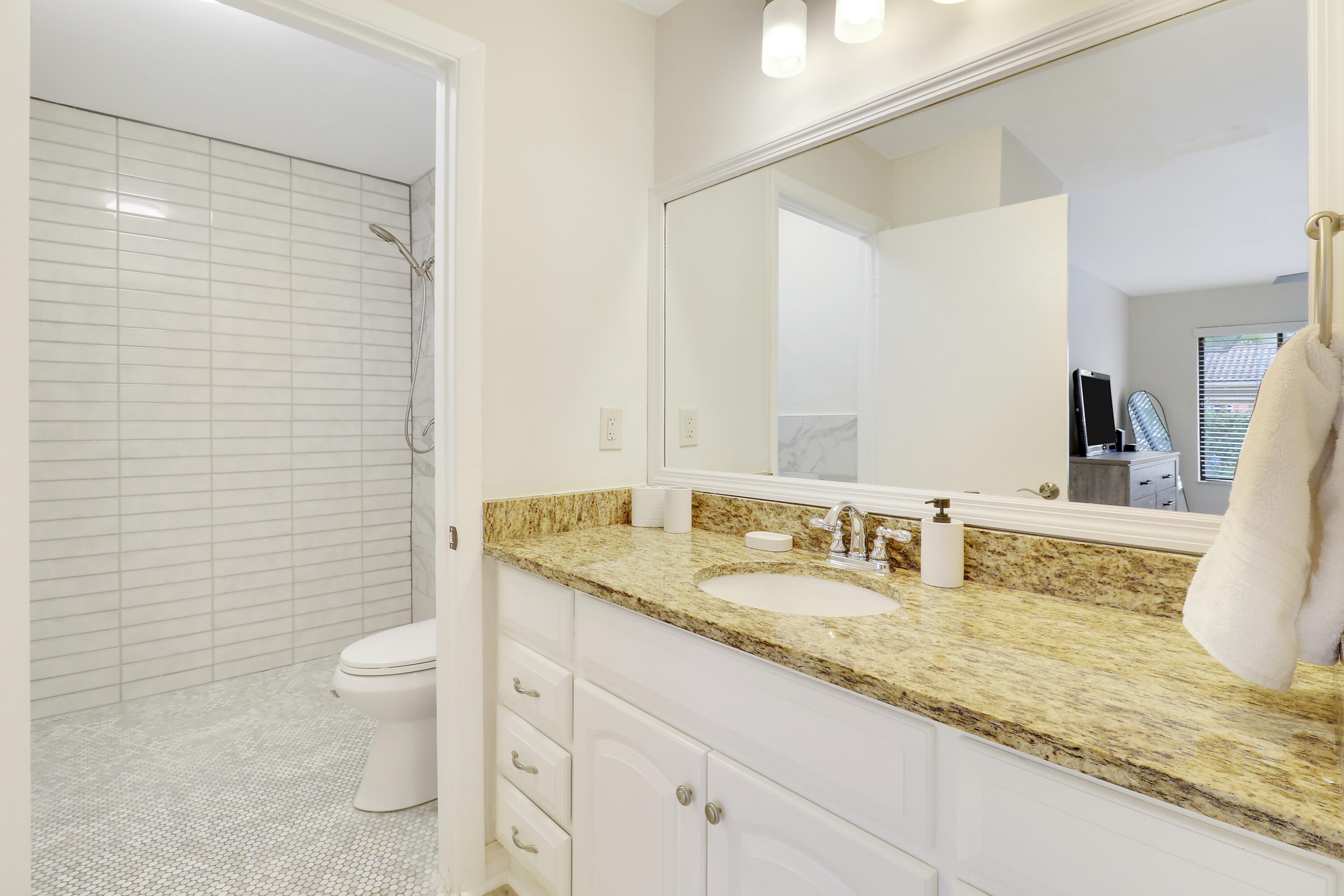 1107 Duncan Circle 102 Property Photo 16