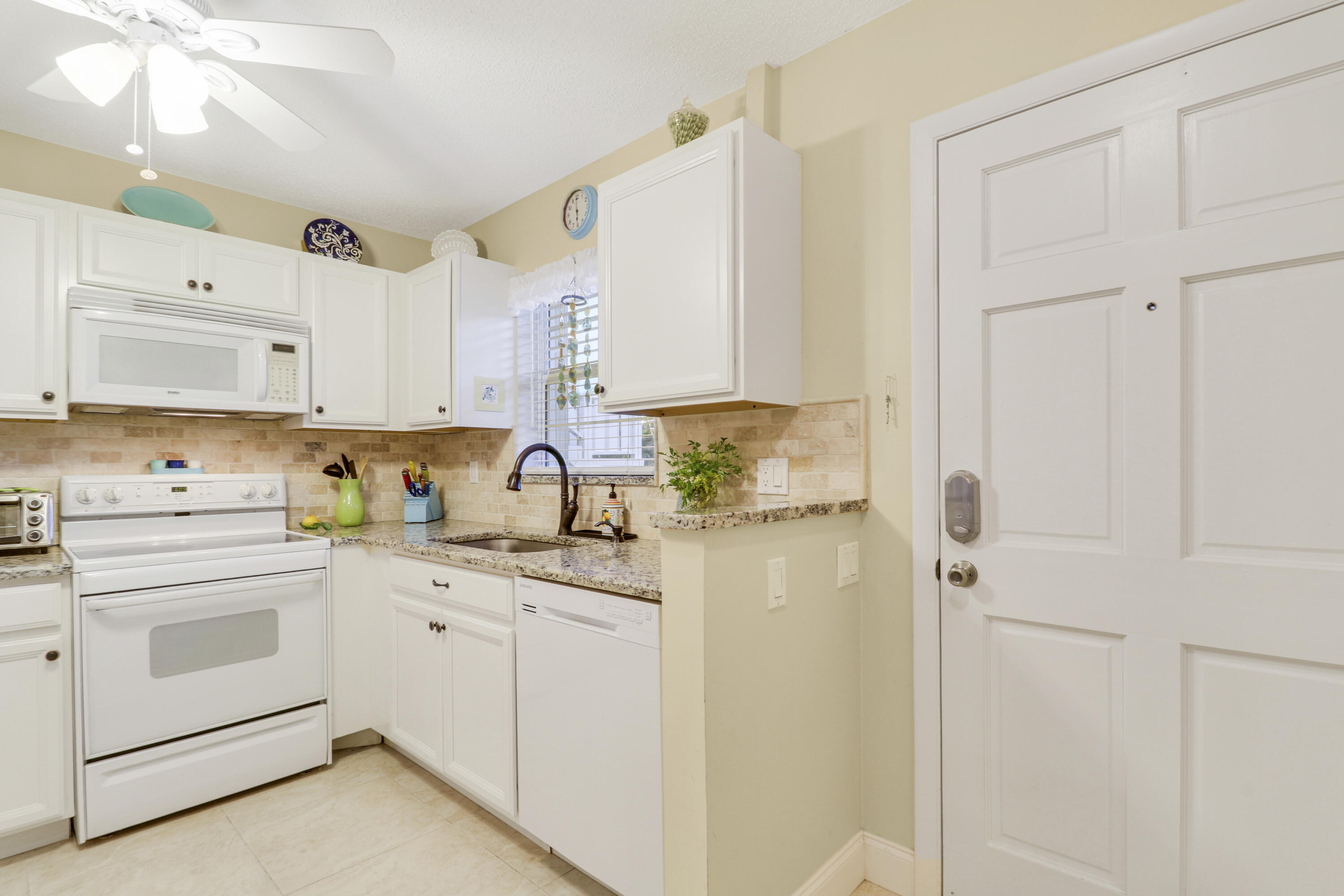 2929 Se Ocean Boulevard 112-2 Property Photo 14