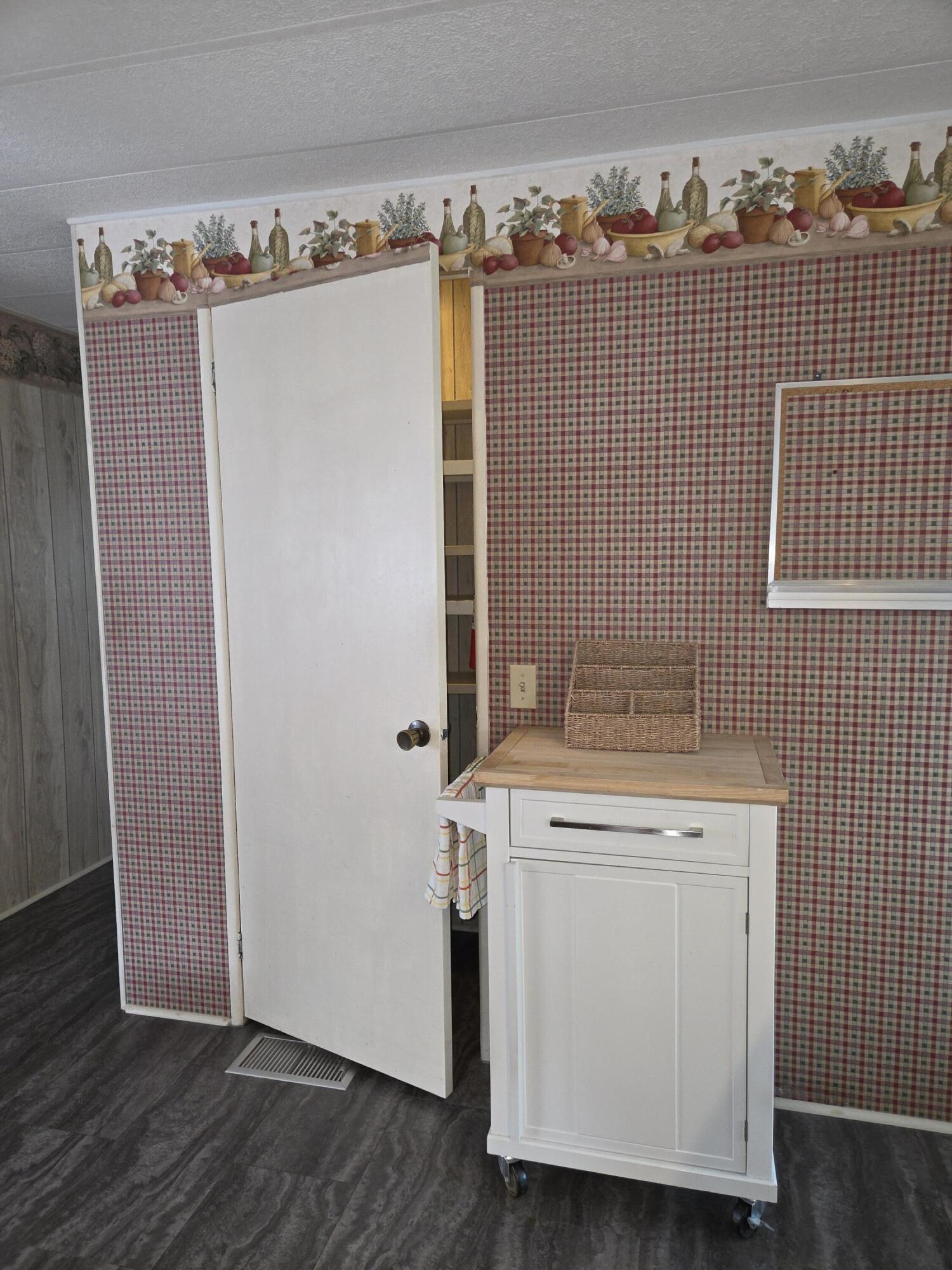 2915 Roger Street Property Photo 9