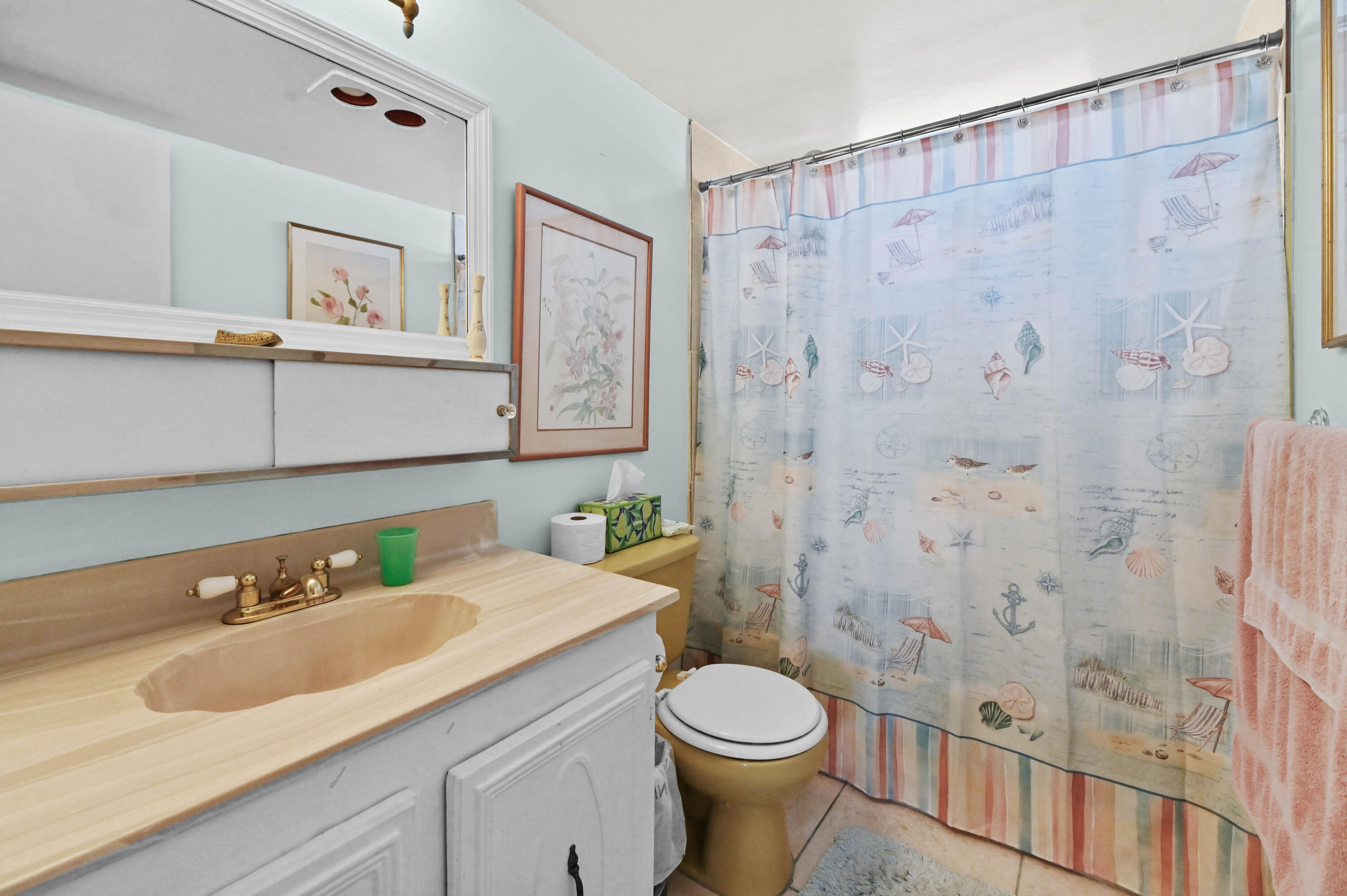 721 Lori Drive 313 Property Photo 12