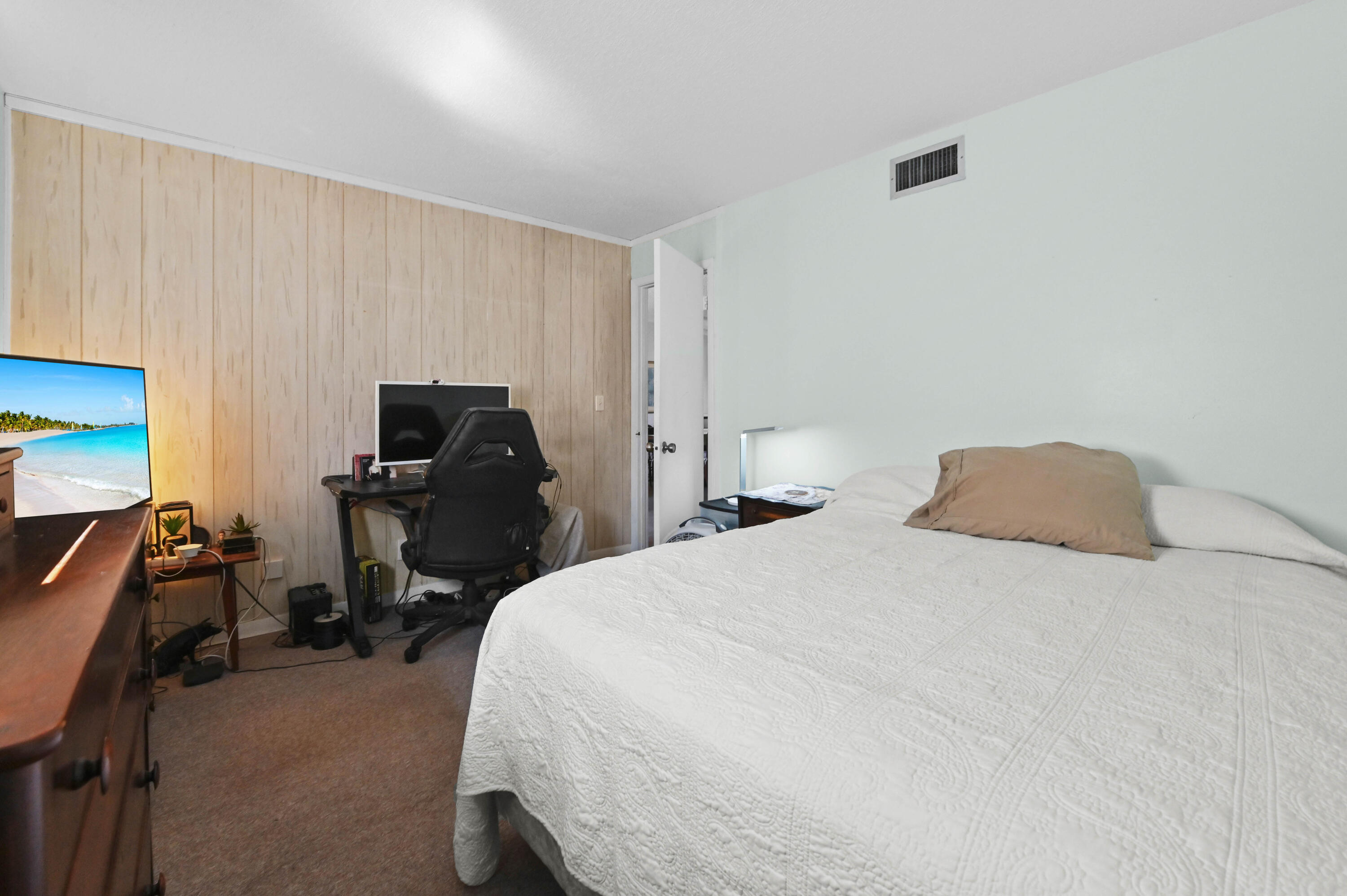 721 Lori Drive 313 Property Photo 16