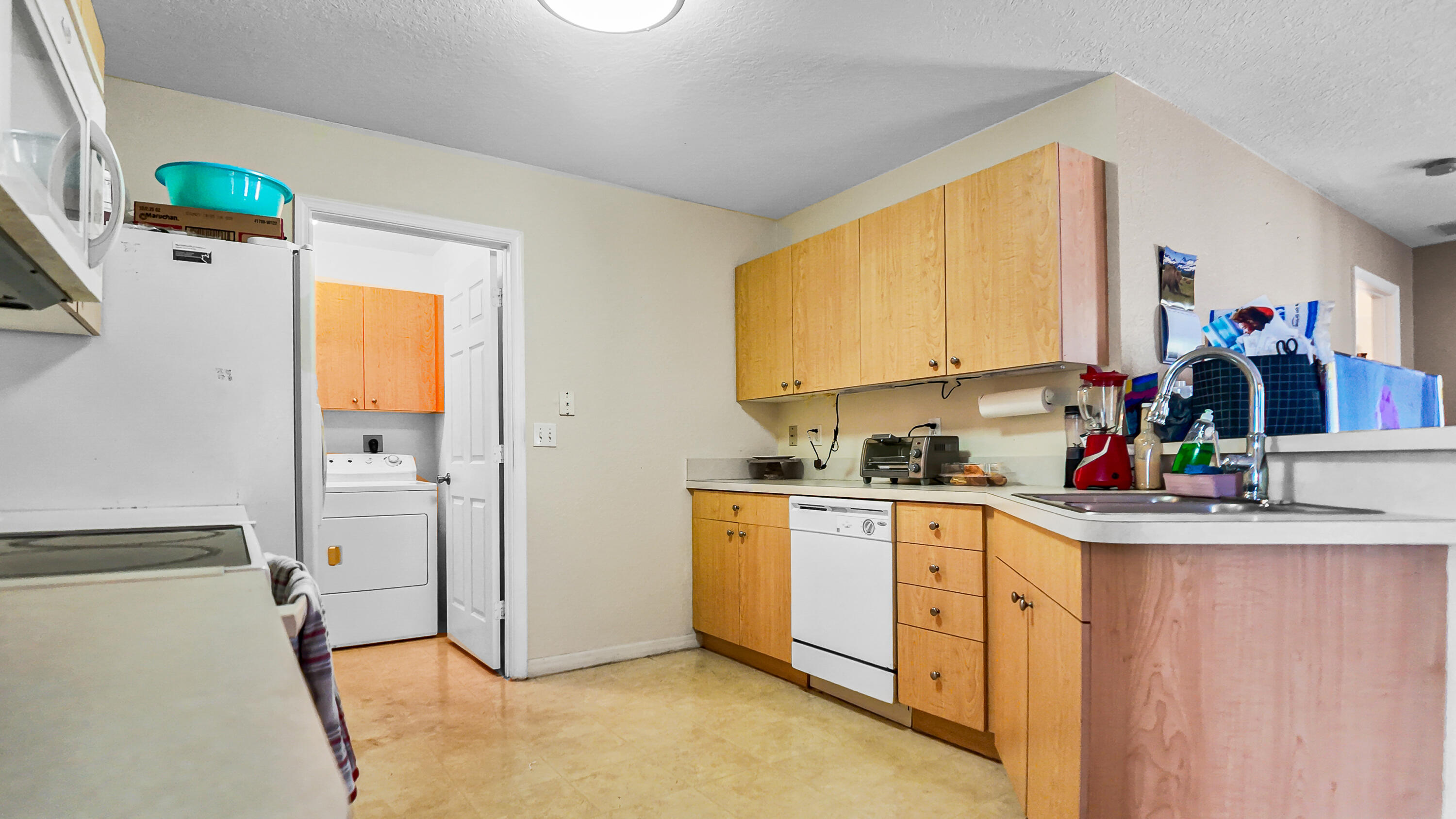 132 Mediterranean Boulevard N Property Photo 7