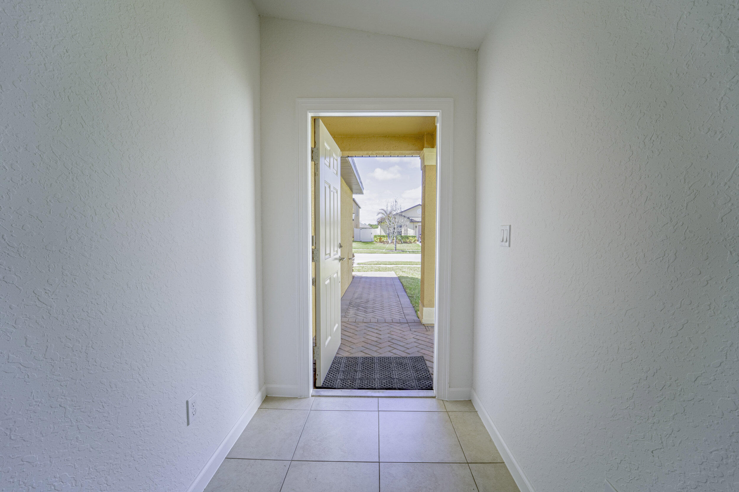 788 Worlington Lane Property Photo 6
