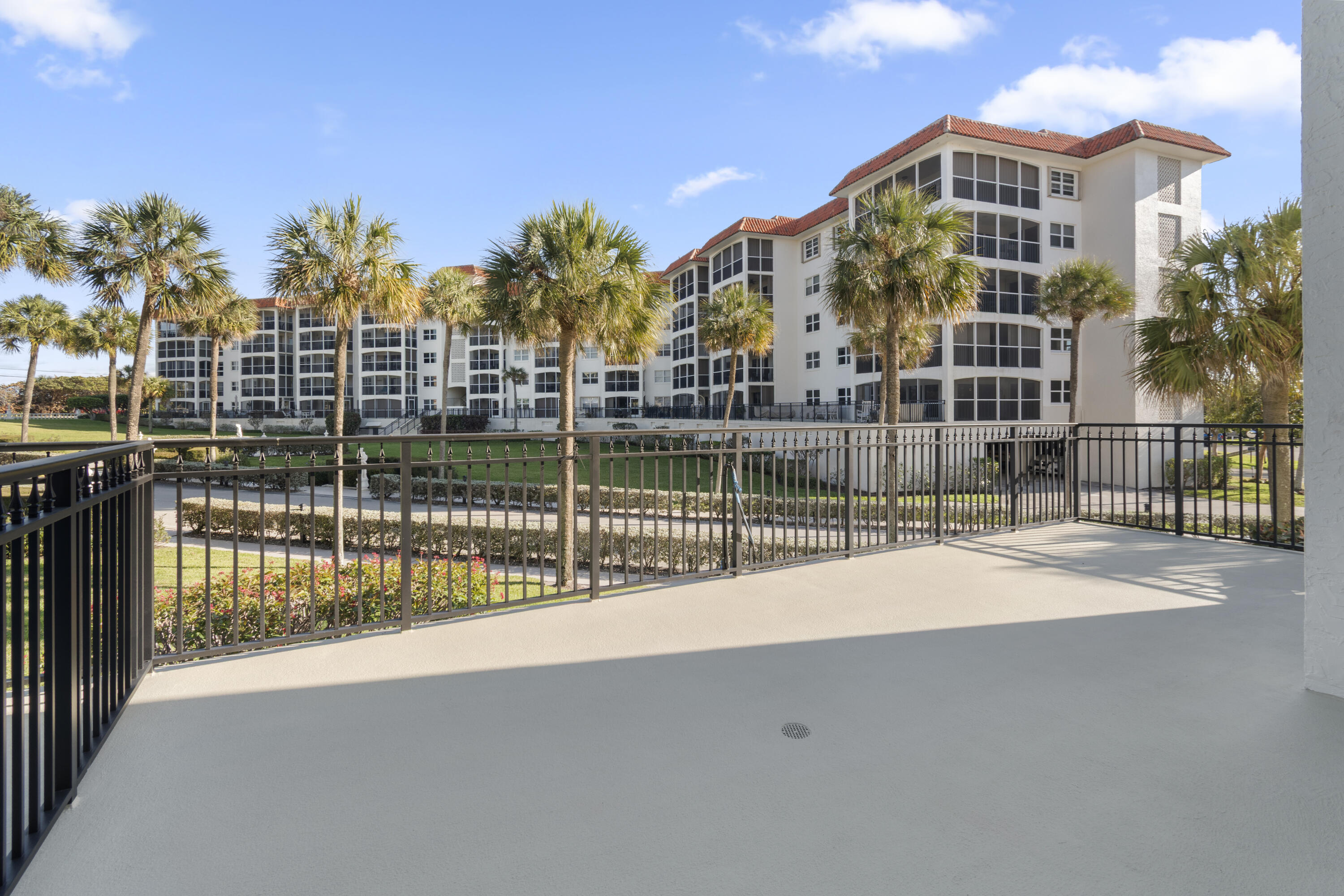 2871 N Ocean Boulevard C123 Property Photo 25