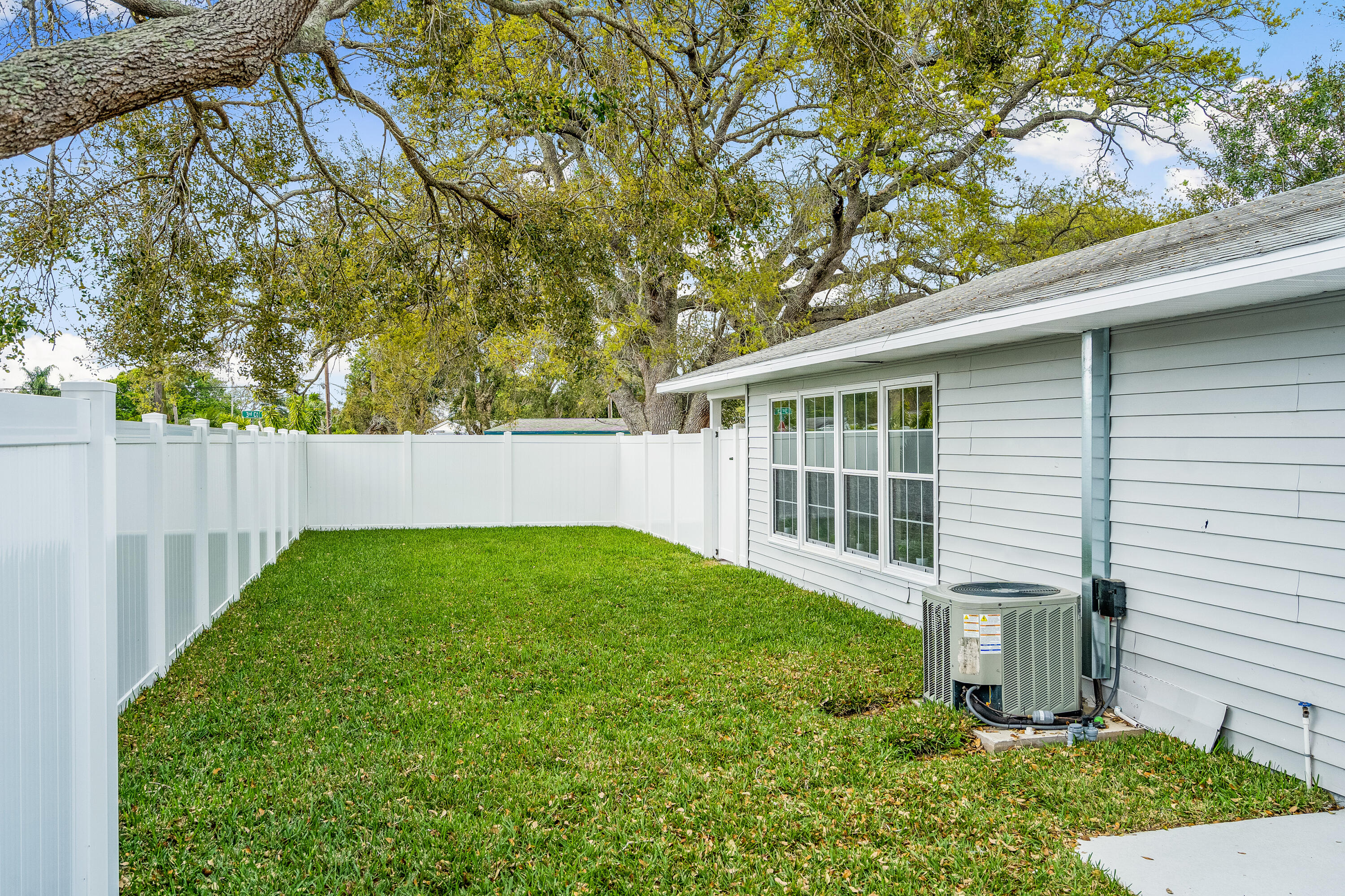 1510 3rd Court Property Photo 35