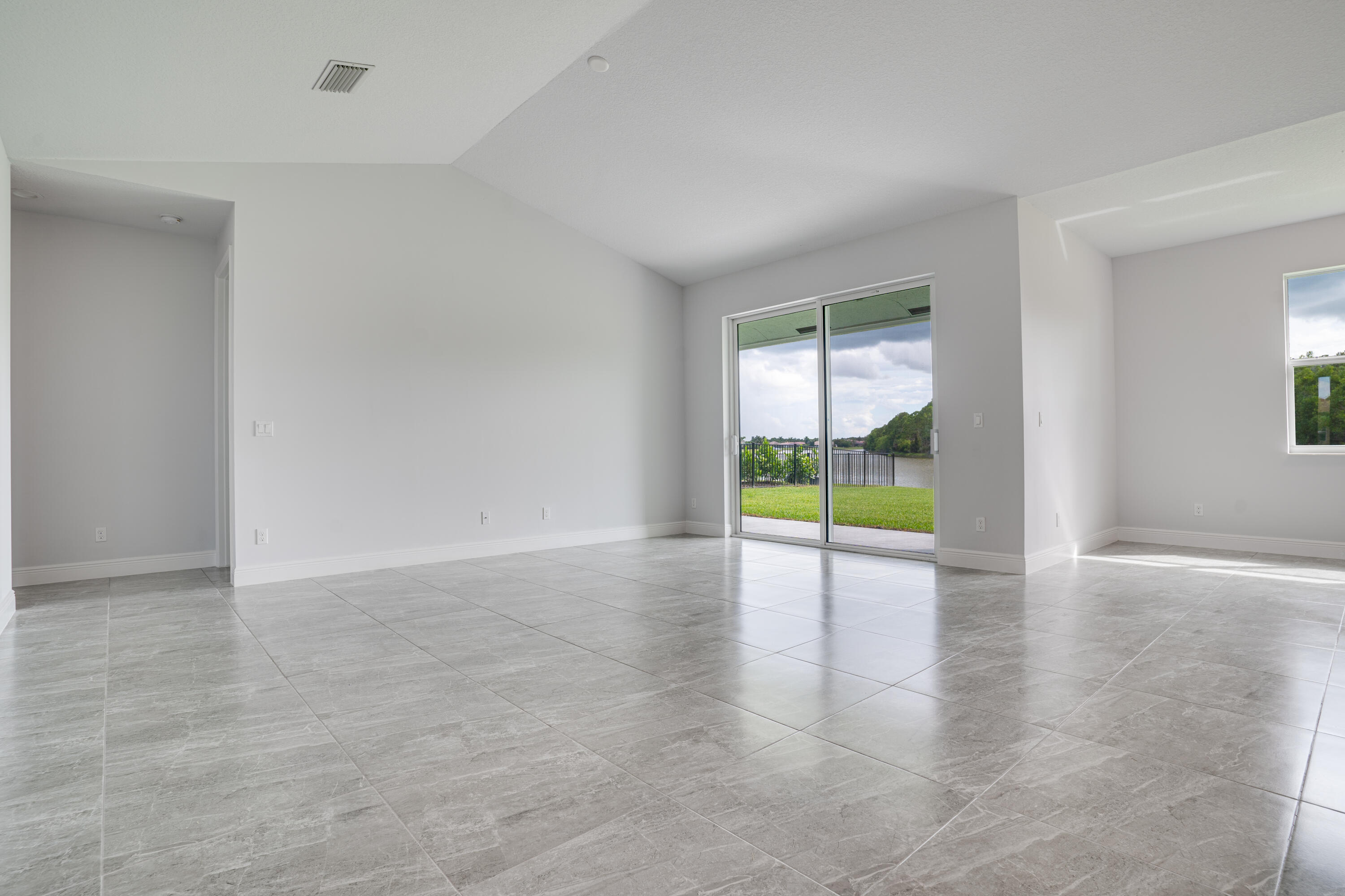 388 Sw Vista Lake Drive Property Photo 14