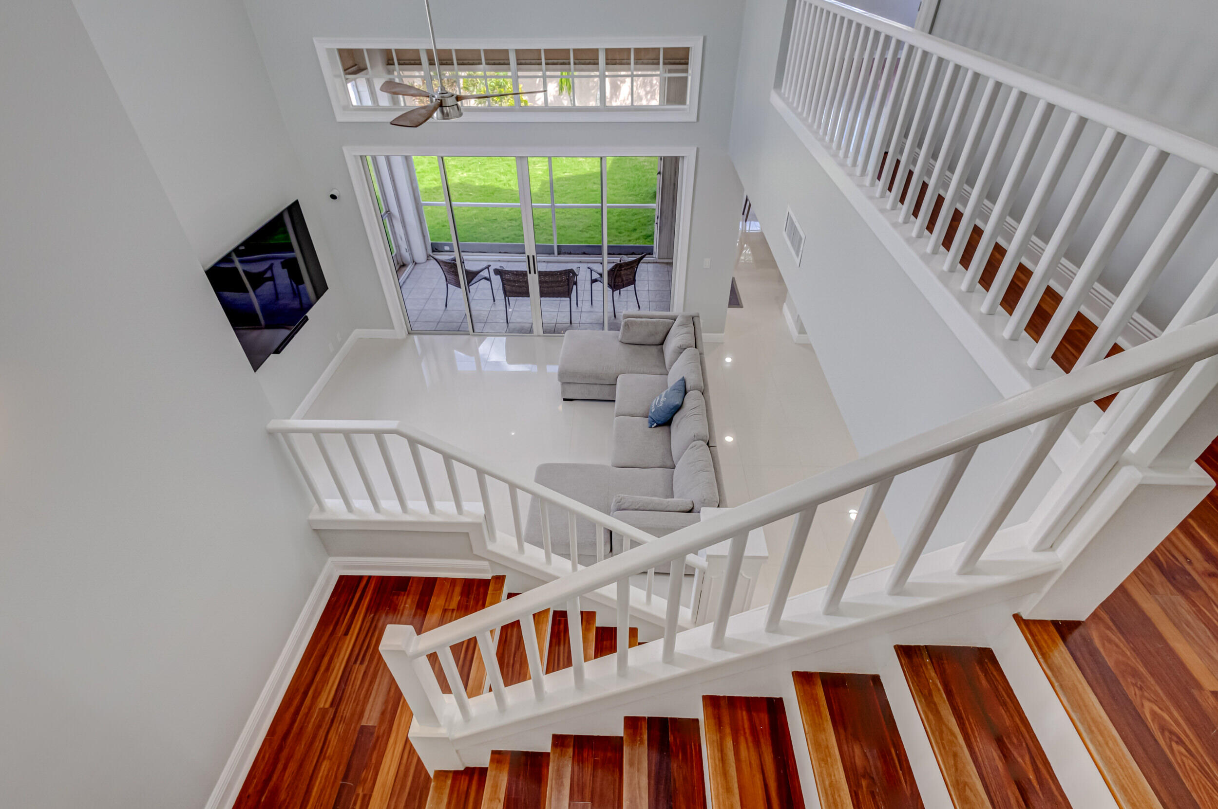 17 Selby Lane Property Photo 35