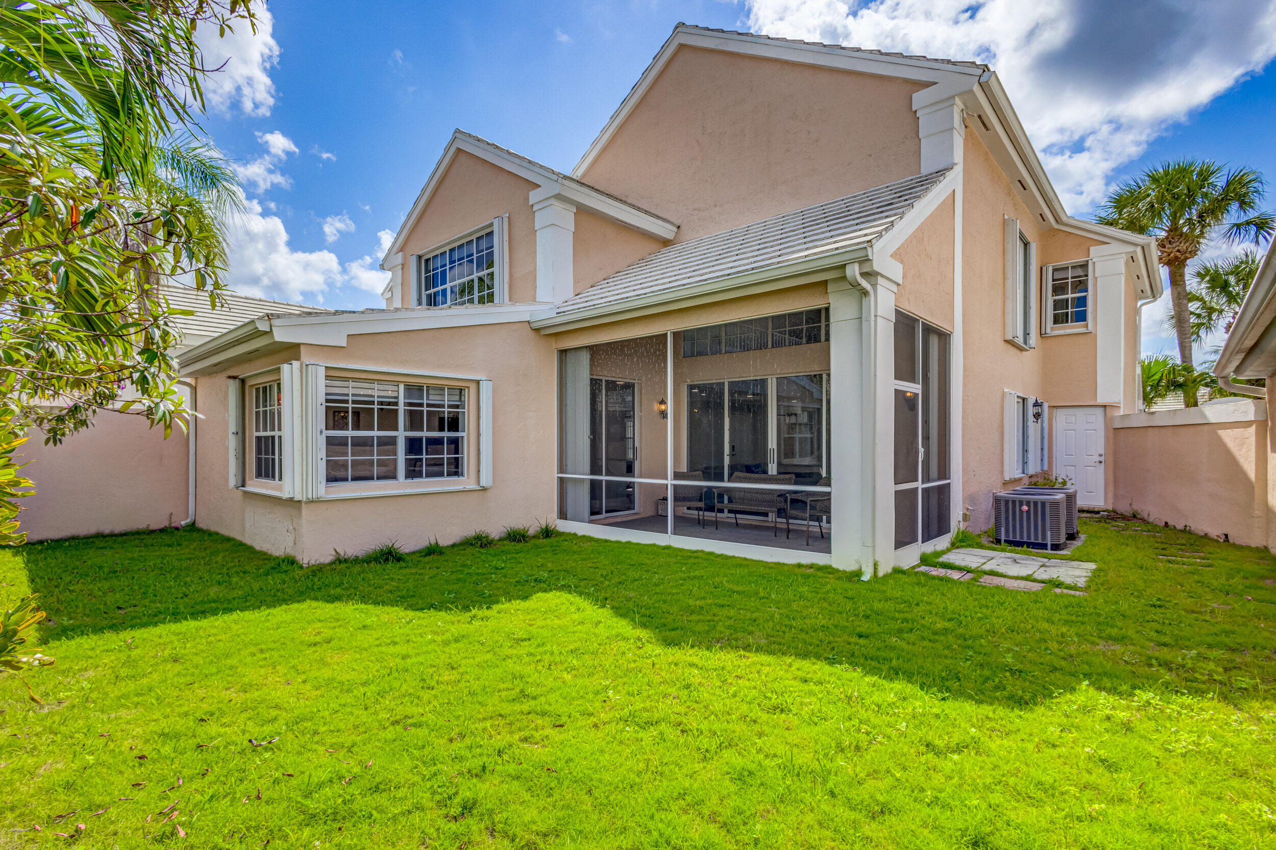 17 Selby Lane Property Photo 60
