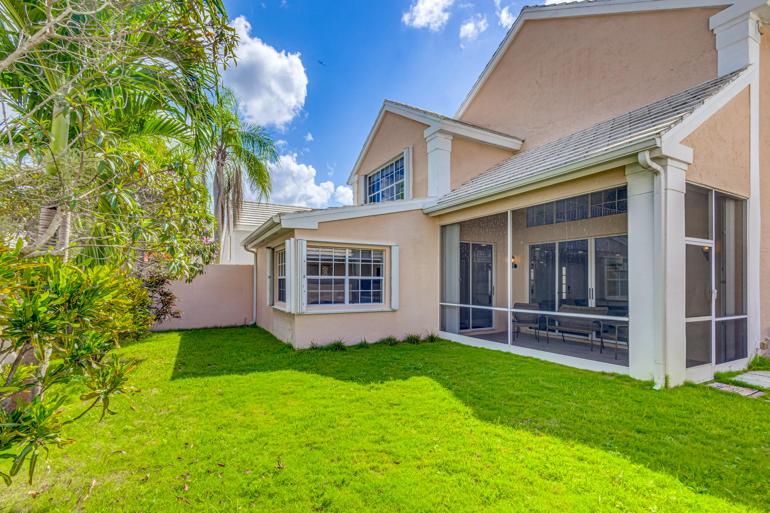 17 Selby Lane Property Photo 62