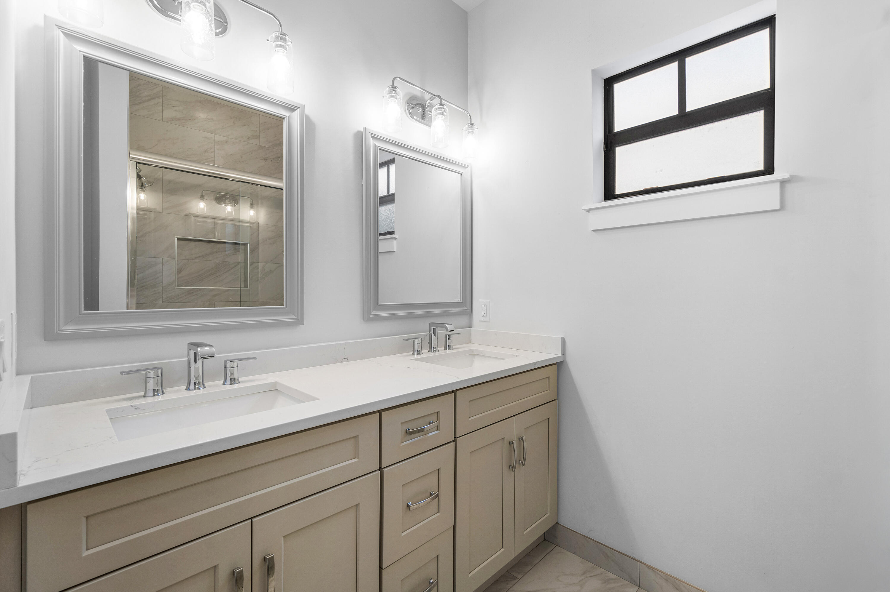 7606 S Olive Avenue Property Photo 18