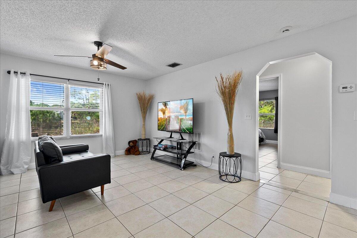 14537 77th Place N Property Photo 8