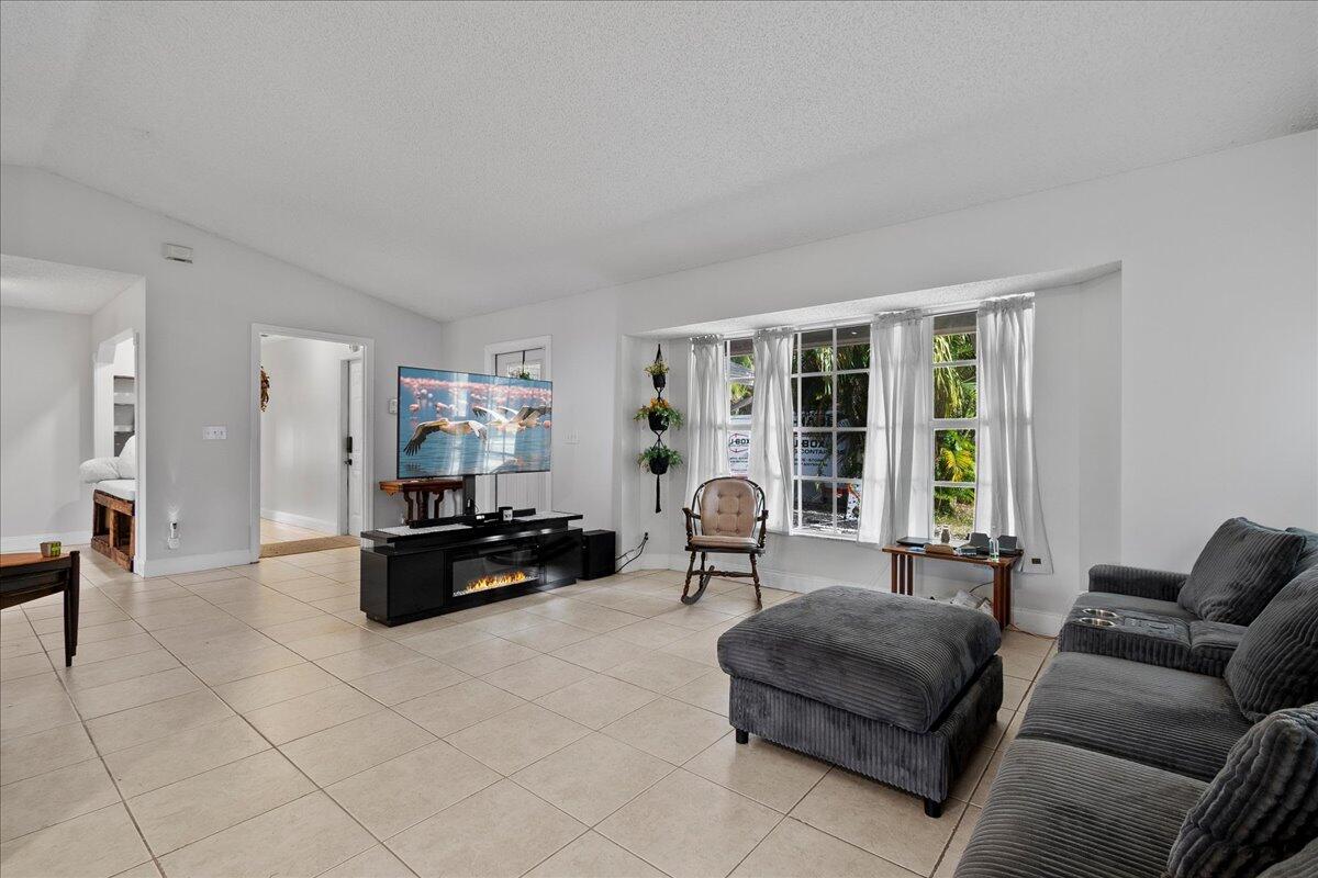 14537 77th Place N Property Photo 17