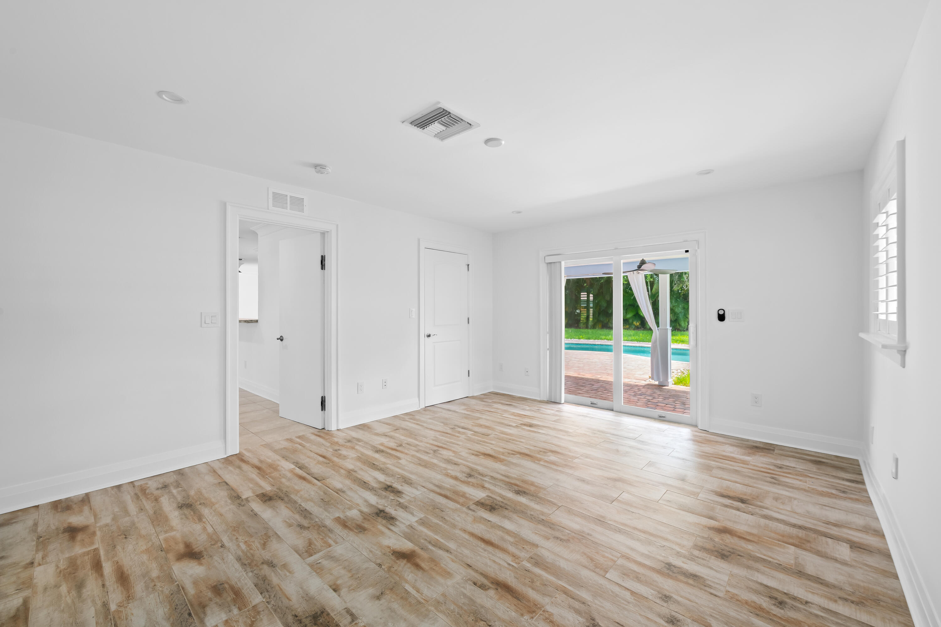 3244 Nw 25th Way Property Photo 10
